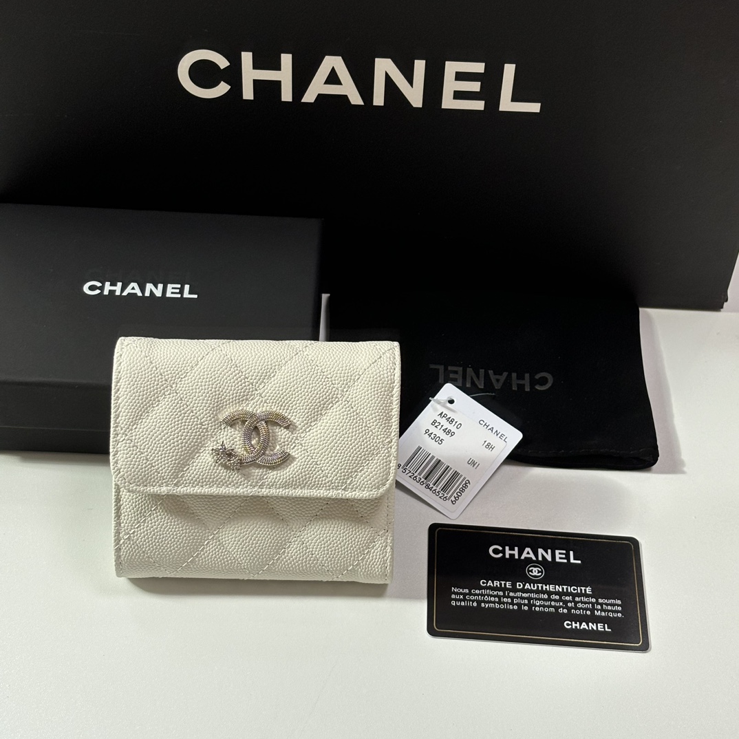 Chanel 升级版新品三折钱包 菱格纹路 .细节美到淋漓尽致、款号AP10101尺寸：10.5×11.5×3cm