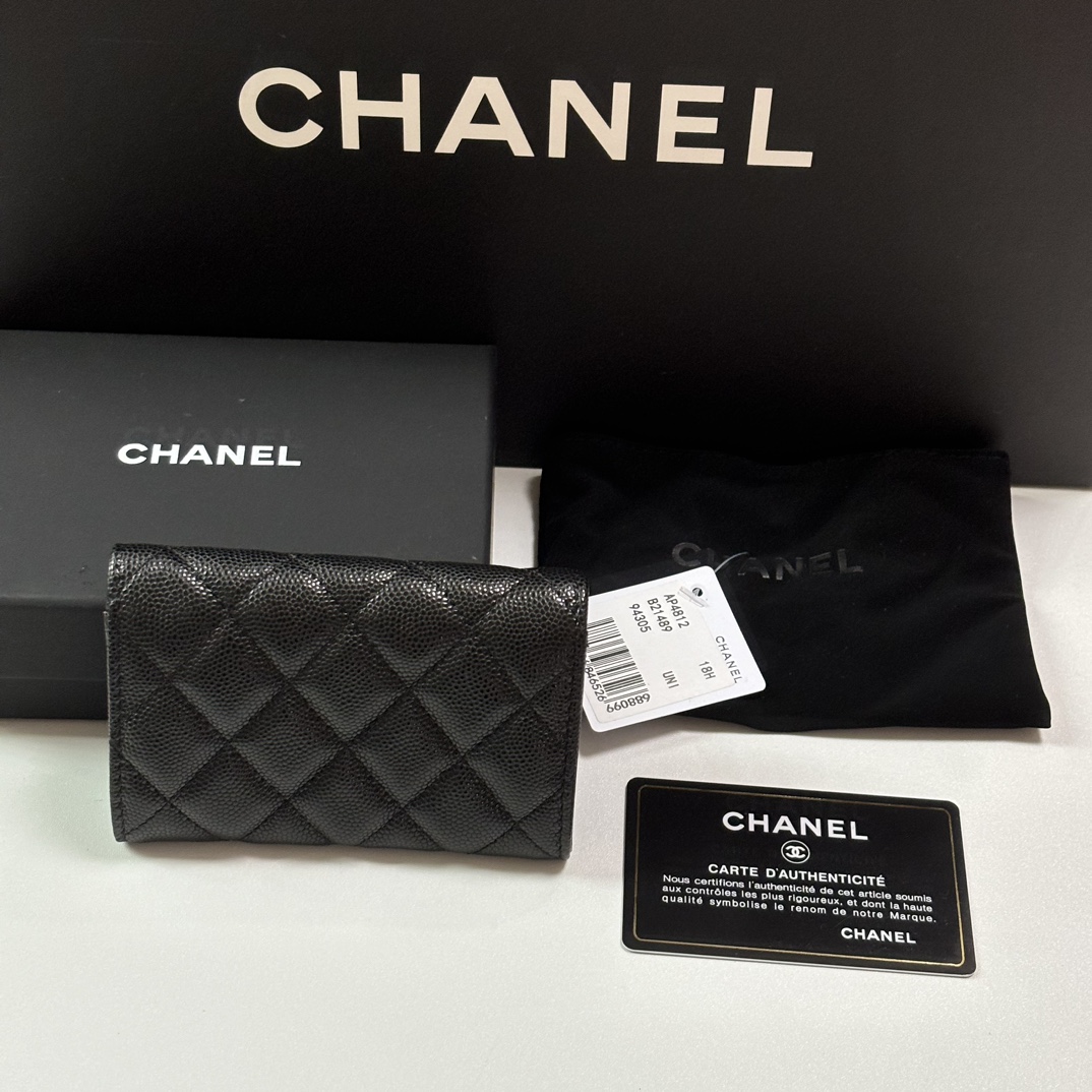Chanel 新品升级版盖头卡包 搭配新款luogo