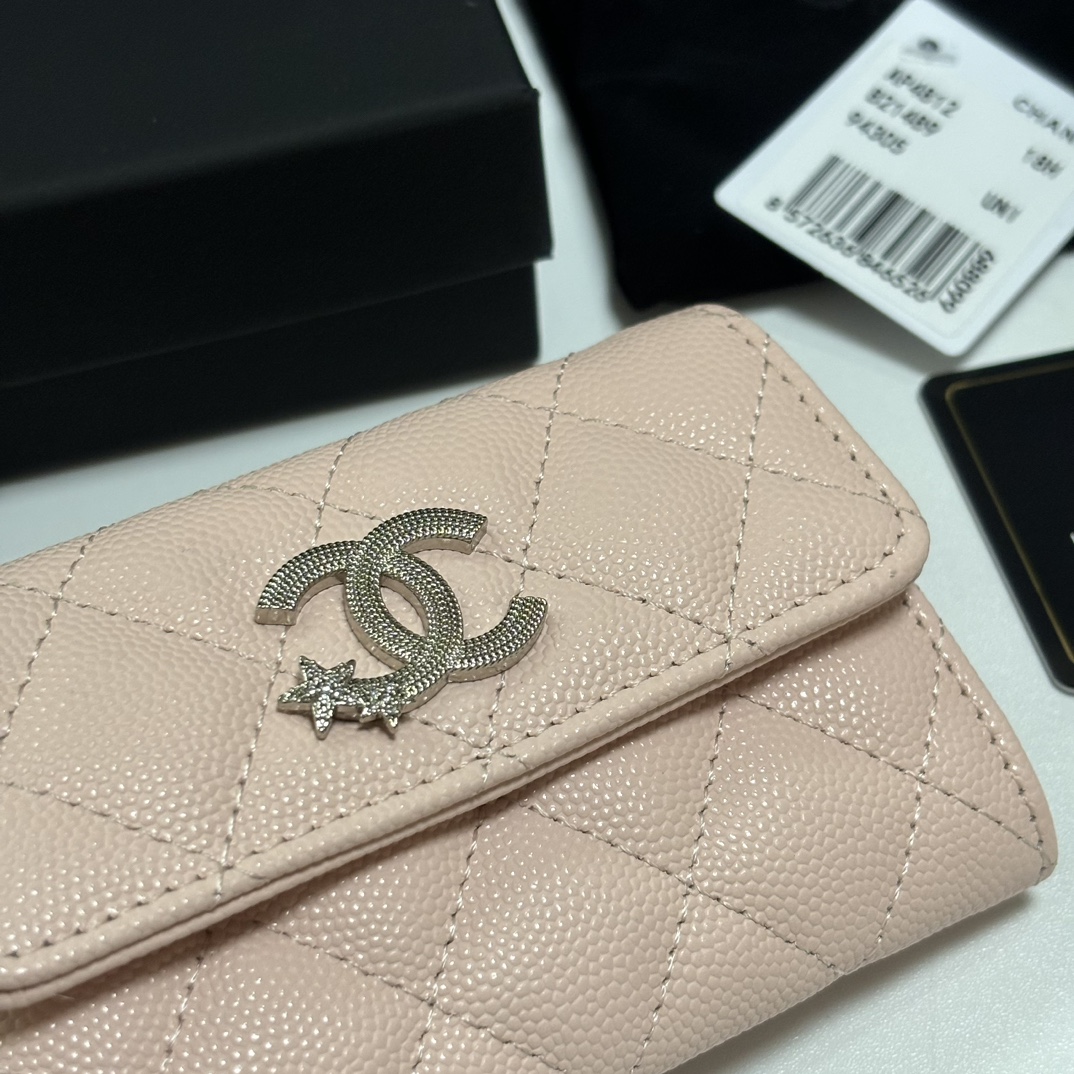 Chanel 新品升级版盖头卡包 搭配新款luogo