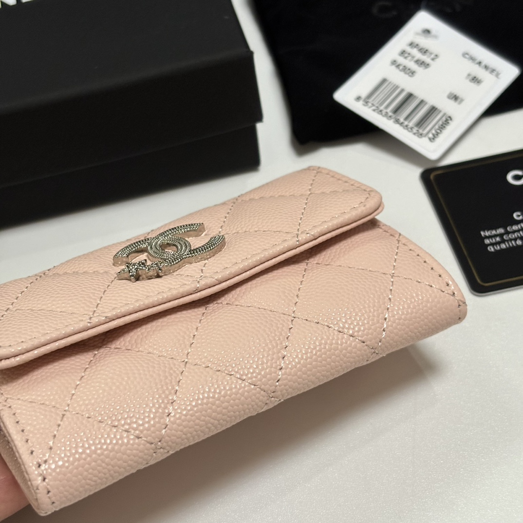 Chanel 新品升级版盖头卡包 搭配新款luogo