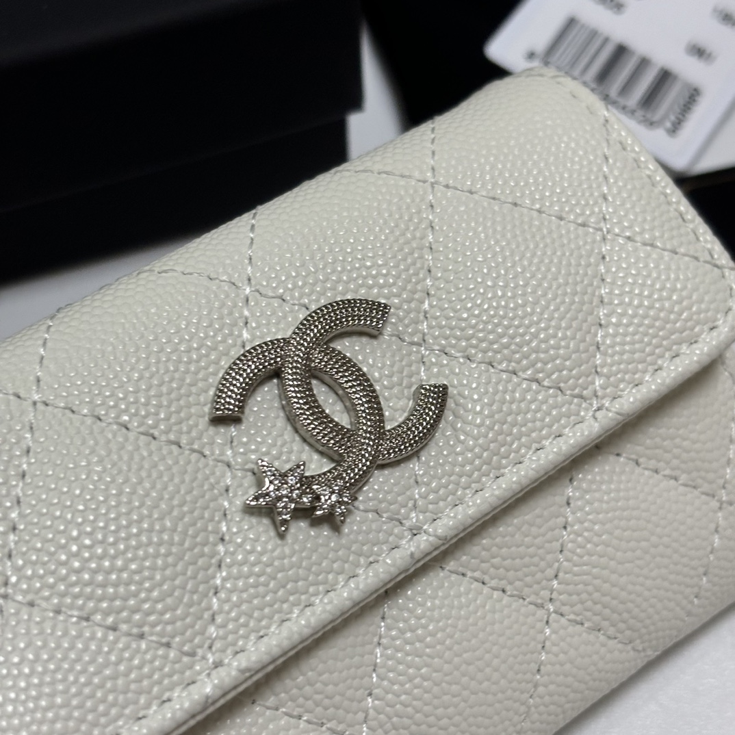 Chanel 新品升级版盖头卡包 搭配新款luogo