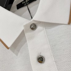 fendi芬迪2026ss夏季新款字母logo男士翻领Polo衫!经典商务男款,高端男装的天花板级别的商 fendi芬迪2026ss夏季新款字母logo男士翻领Polo衫!经典商务男款,高端男装的天花板级别的商
