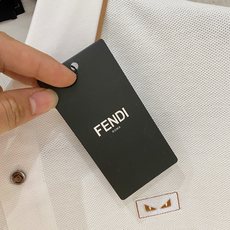 fendi芬迪2026ss夏季新款字母logo男士翻领Polo衫!经典商务男款,高端男装的天花板级别的商 fendi芬迪2026ss夏季新款字母logo男士翻领Polo衫!经典商务男款,高端男装的天花板级别的商