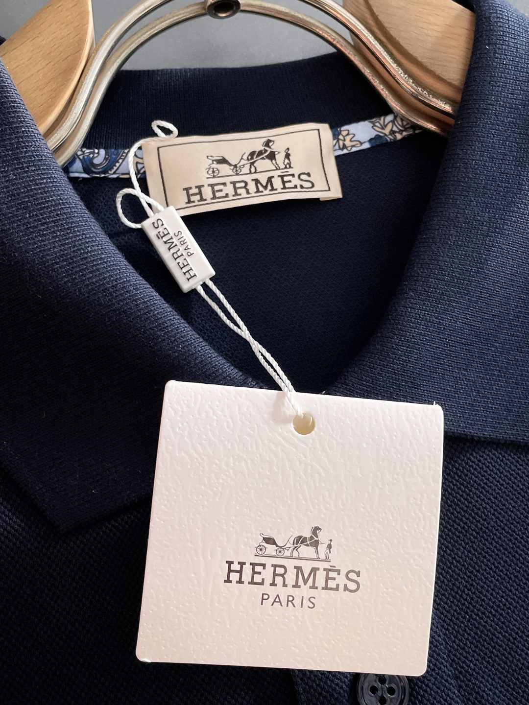 Hermes爱马仕2026ss夏季新款刺绣logo男士翻领Polo衫！经典商务男款，高端男装的天花板级别