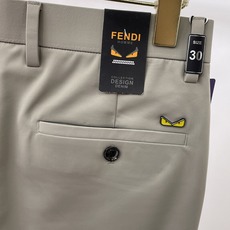 Fendi芬迪26ss春夏轻奢时尚定制休闲西裤,简洁干练的风格,精致卓越的品质男装,每款的设计点跟舒适度 Fendi芬迪26ss春夏轻奢时尚定制休闲西裤,简洁干练的风格,精致卓越的品质男装,每款的设计点跟舒适度