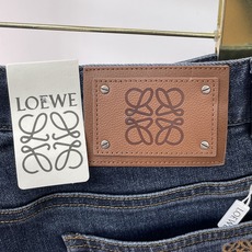 Loewe罗意威春夏新品牛仔 客供高级进口的丹宁原色面料,重磅环保植物酵素水洗工艺,提供了绝佳的舒适体验 Loewe罗意威春夏新品牛仔 客供高级进口的丹宁原色面料,重磅环保植物酵素水洗工艺,提供了绝佳的舒适体验