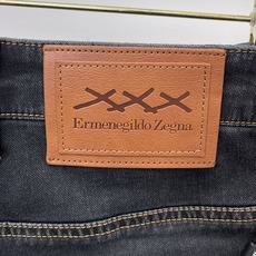 Zegna杰尼亚春夏新品牛仔 客供高级进口的丹宁原色面料,重磅环保植物酵素水洗工艺,提供了绝佳的舒适体验 Zegna杰尼亚春夏新品牛仔 客供高级进口的丹宁原色面料,重磅环保植物酵素水洗工艺,提供了绝佳的舒适体验