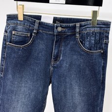 Dior迪奥春夏新品牛仔 客供高级进口的丹宁原色面料,重磅环保植物酵素水洗工艺,提供了绝佳的舒适体验,通 Dior迪奥春夏新品牛仔 客供高级进口的丹宁原色面料,重磅环保植物酵素水洗工艺,提供了绝佳的舒适体验,通