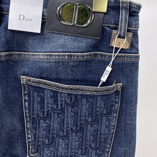 Dior迪奥春夏新品牛仔 客供高级进口的丹宁原色面料,重磅环保植物酵素水洗工艺,提供了绝佳的舒适体验,通 Dior迪奥春夏新品牛仔 客供高级进口的丹宁原色面料,重磅环保植物酵素水洗工艺,提供了绝佳的舒适体验,通