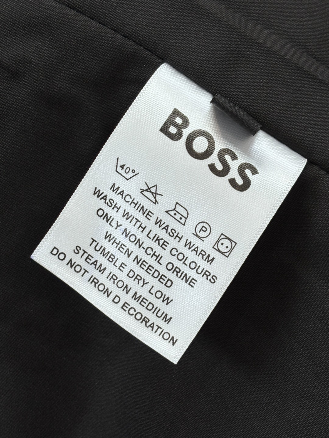 Boss、2026新品夹克马甲外套，时尚帅气，简约百搭款，胸前精致刺绣字母logo，定制原版面料，不仅挺括，保持潮流的廓