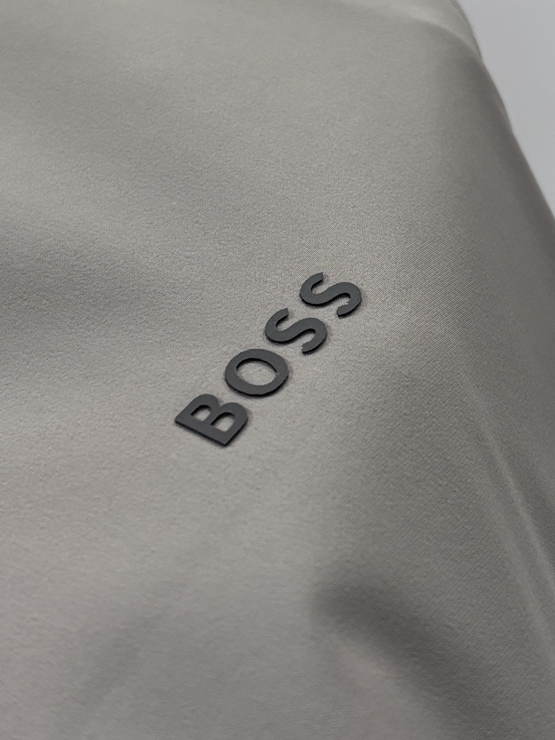 Boss、2026新品夹克马甲外套，时尚帅气，简约百搭款，胸前精致刺绣字母logo，定制原版面料，不仅挺括，保持潮流的廓
