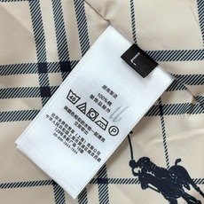 Polo保罗2026 秋冬商务休闲夹克爆款外套 超前卫设计风格 细腻舒适 穿着非常轻便不易起皱。多重重工艺 整体的设计 Polo保罗2026 秋冬商务休闲夹克爆款外套 超前卫设计风格 细腻舒适 穿着非常轻便不易起皱。多重重工艺 整体的设计