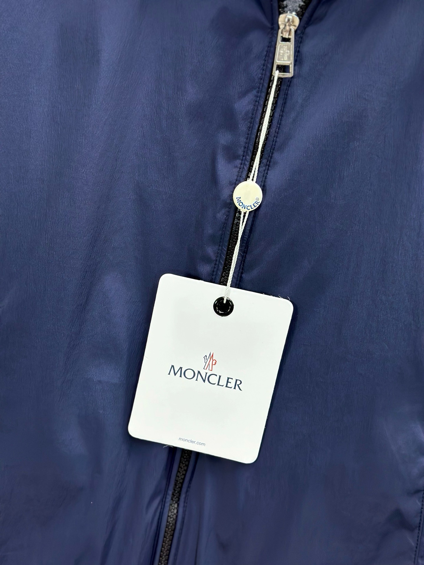 Moncler蒙口2026 秋冬休闲夹克爆款外套  超前卫设计风格 细腻舒适 穿着非常轻便不易起皱。多重重工艺 整体的设