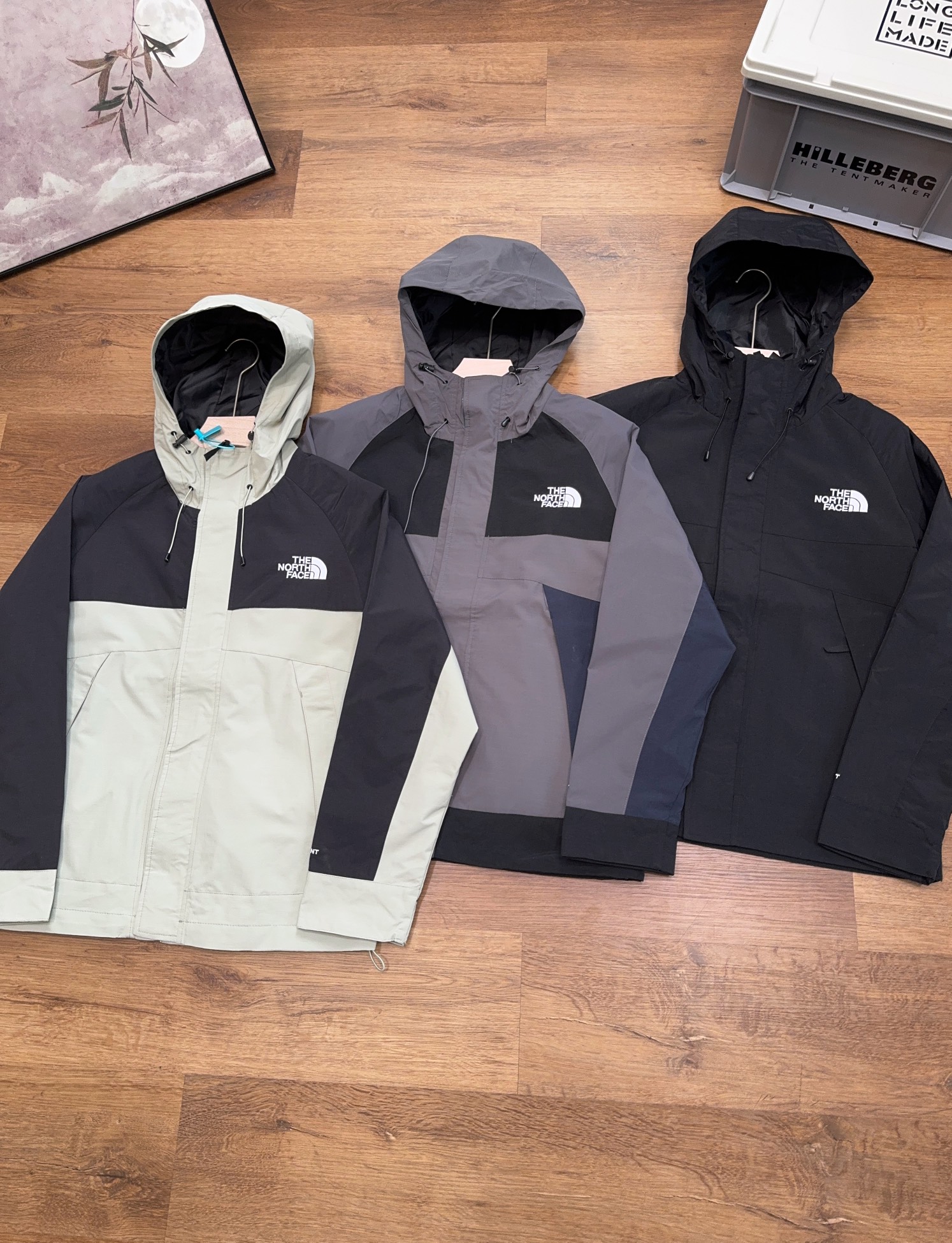 The North Face spiegelkwaliteit
 Kleding Jas &Jassen Windjack Zwart Grijs KhakiName Unisex Mannen Stof Lente/herfstcollectie Fashion Bovenzijde met capuchon