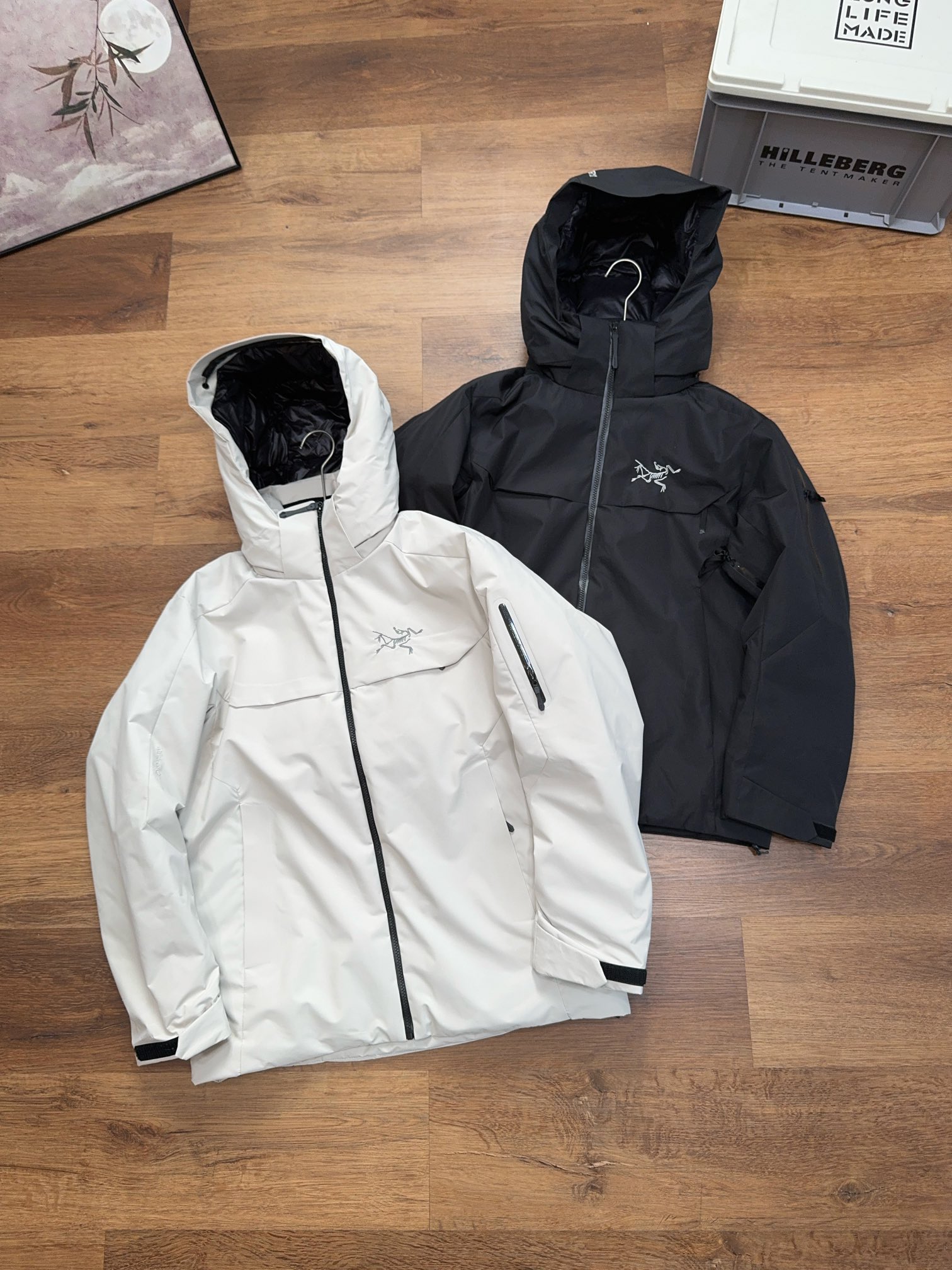 Arcteryx Hoeden Grijs Wit Nylon Witte ganzendons Wintercollectie