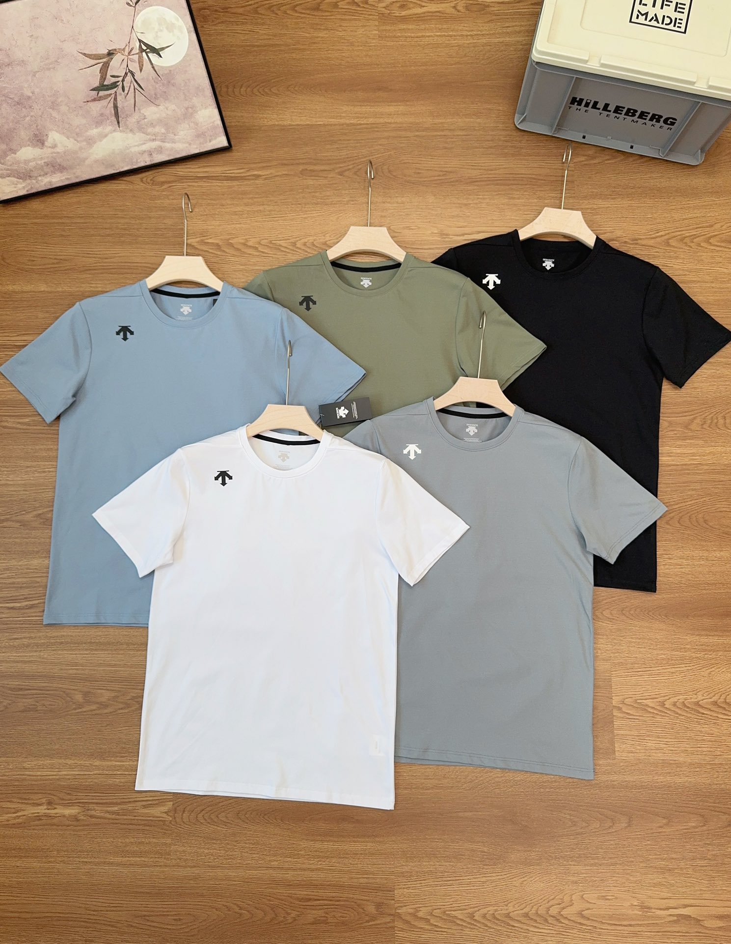 Descente Men's Summer Casual Short Sleeve T-Shirt - Breathable & Comfortable