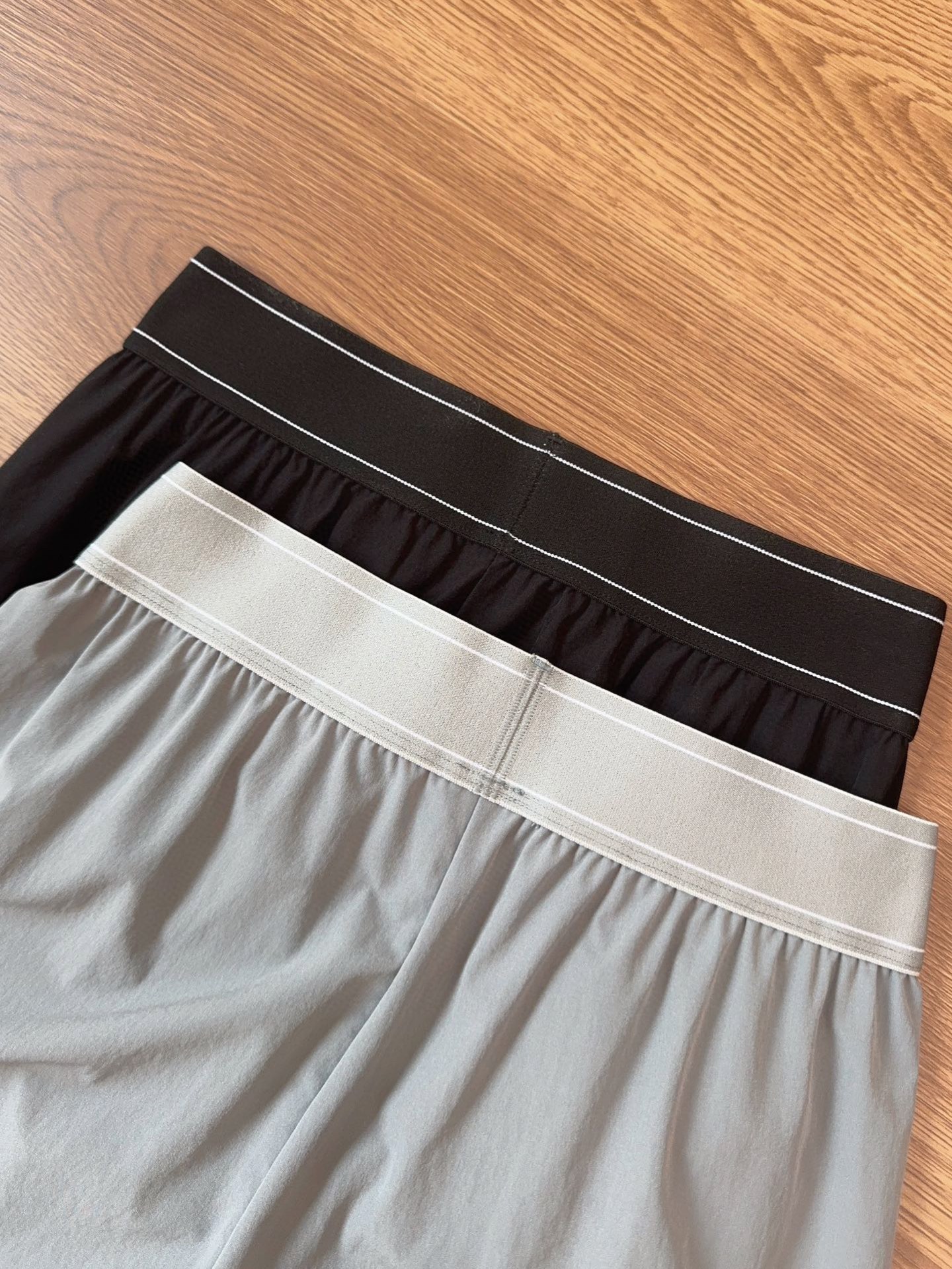 Alo Yoga Suit Up Trouser: Lightweight, Flattering Wide-Leg Pants for Women 9 i1755179761659 2685 0 7