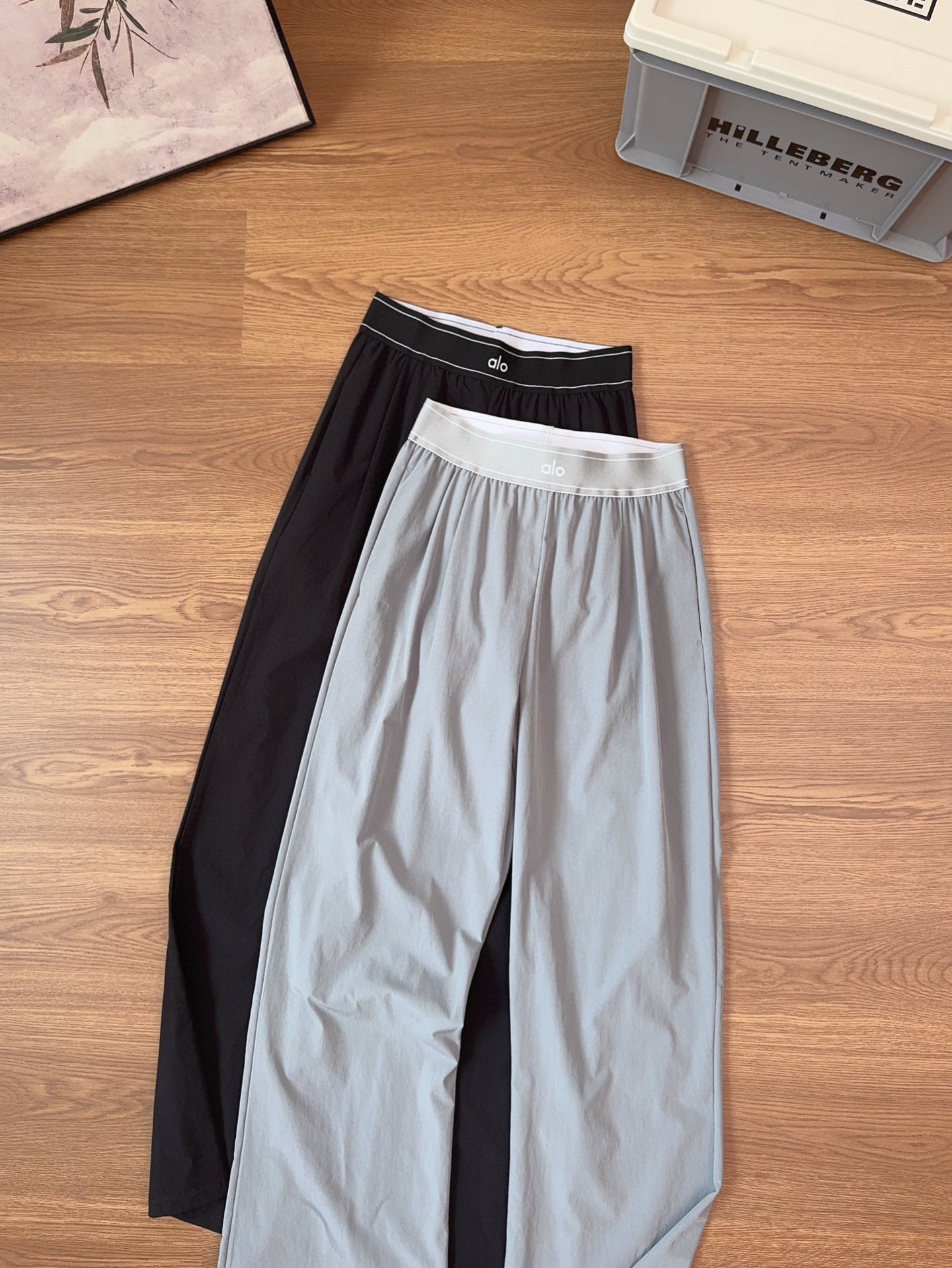 Alo Yoga Suit Up Trouser: Lightweight, Flattering Wide-Leg Pants for Women 10 i1755179761698 6127 0 8