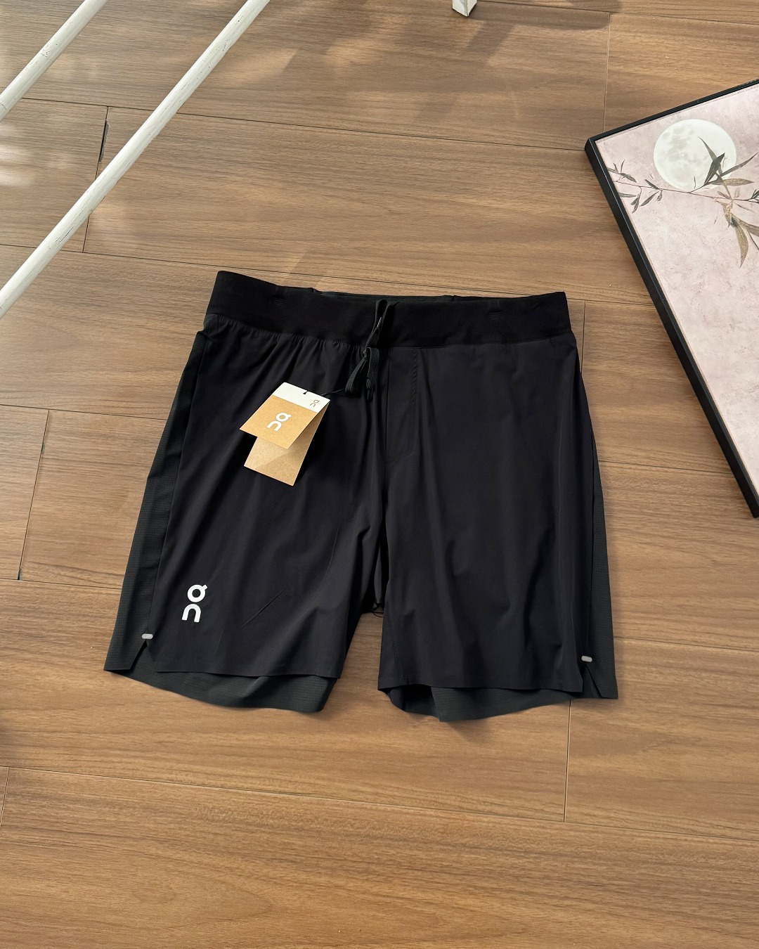 Alternative view of Shorts 04098