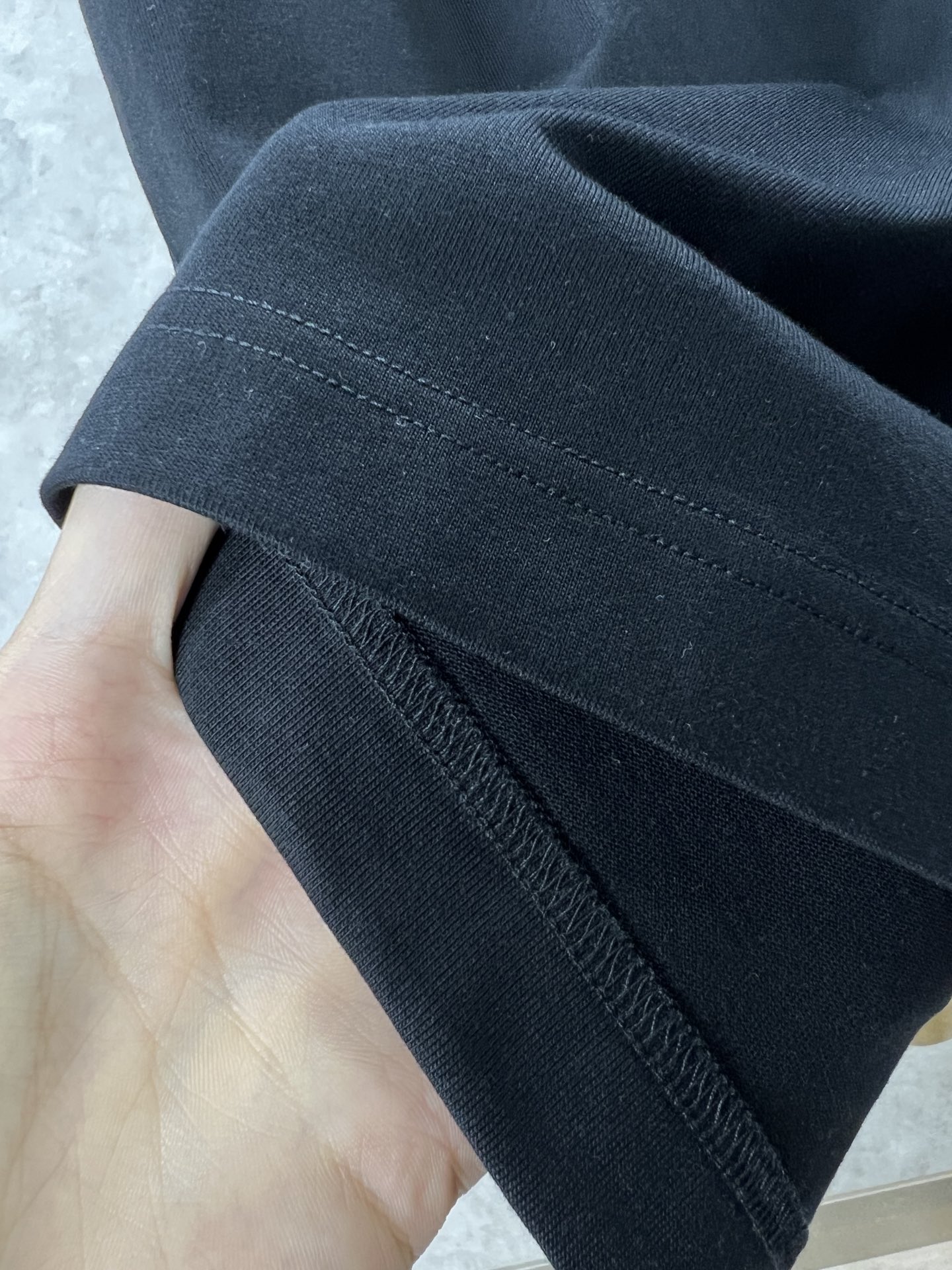 PRADA普拉达2024Ss最新款短袖T恤原标定制面料手感柔软穿着舒适做工精细.上身效果无敌帅气L码数S