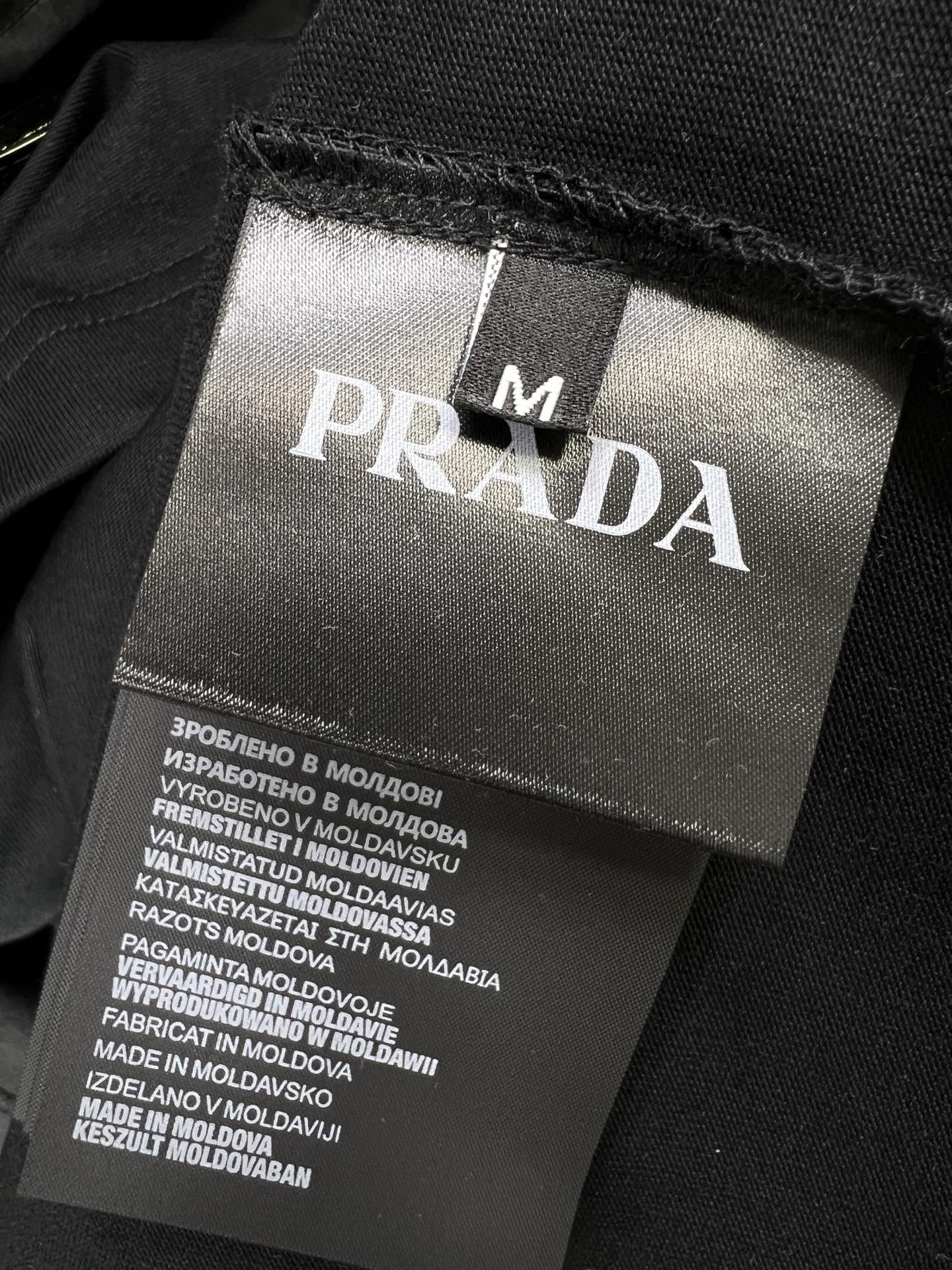 Prada普拉达2024Ss最新款短袖T恤原标定制面料手感柔软穿着舒适做工精细.上身效果无敌帅气L码数S