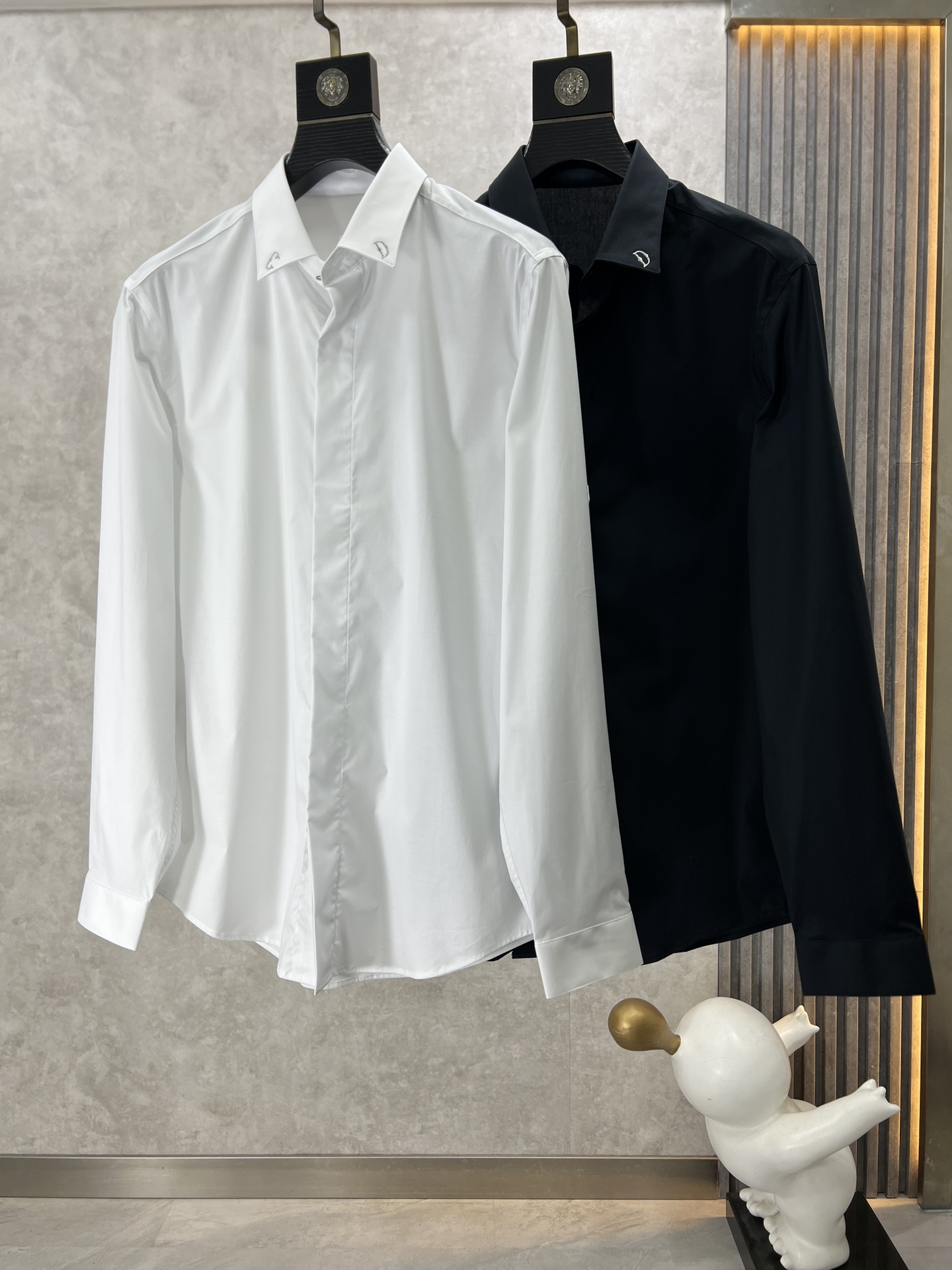 Dior迪奥24男士衬衫商务休闲修身款长袖衬衣！所有男士必不可缺的一款宜商务宜休闲！早秋限量新款都市商务