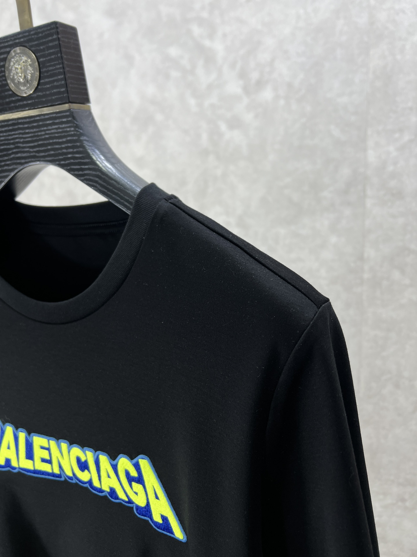 Balenciaga巴黎世家2024ss最新款圆领短袖T恤上身效果面料重工印花定制定染螺纹领口不易变形手