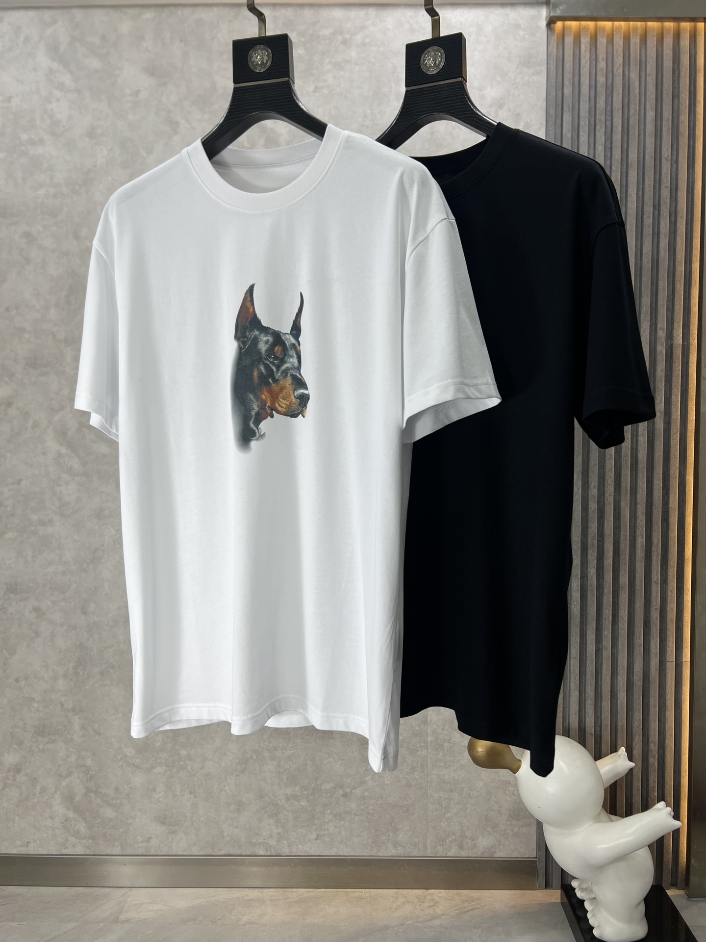 Givenchy纪梵希2024ss最新款圆领短袖T恤上身效果面料重工印花定制定染螺纹领口不易变形手感非常