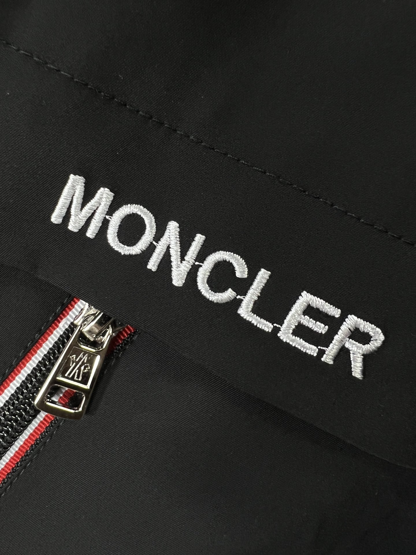 Moncler蒙口官网同款提前发售2024ss开春新款男士夹克外套原单三标齐全高端版本专柜定制面料透气舒