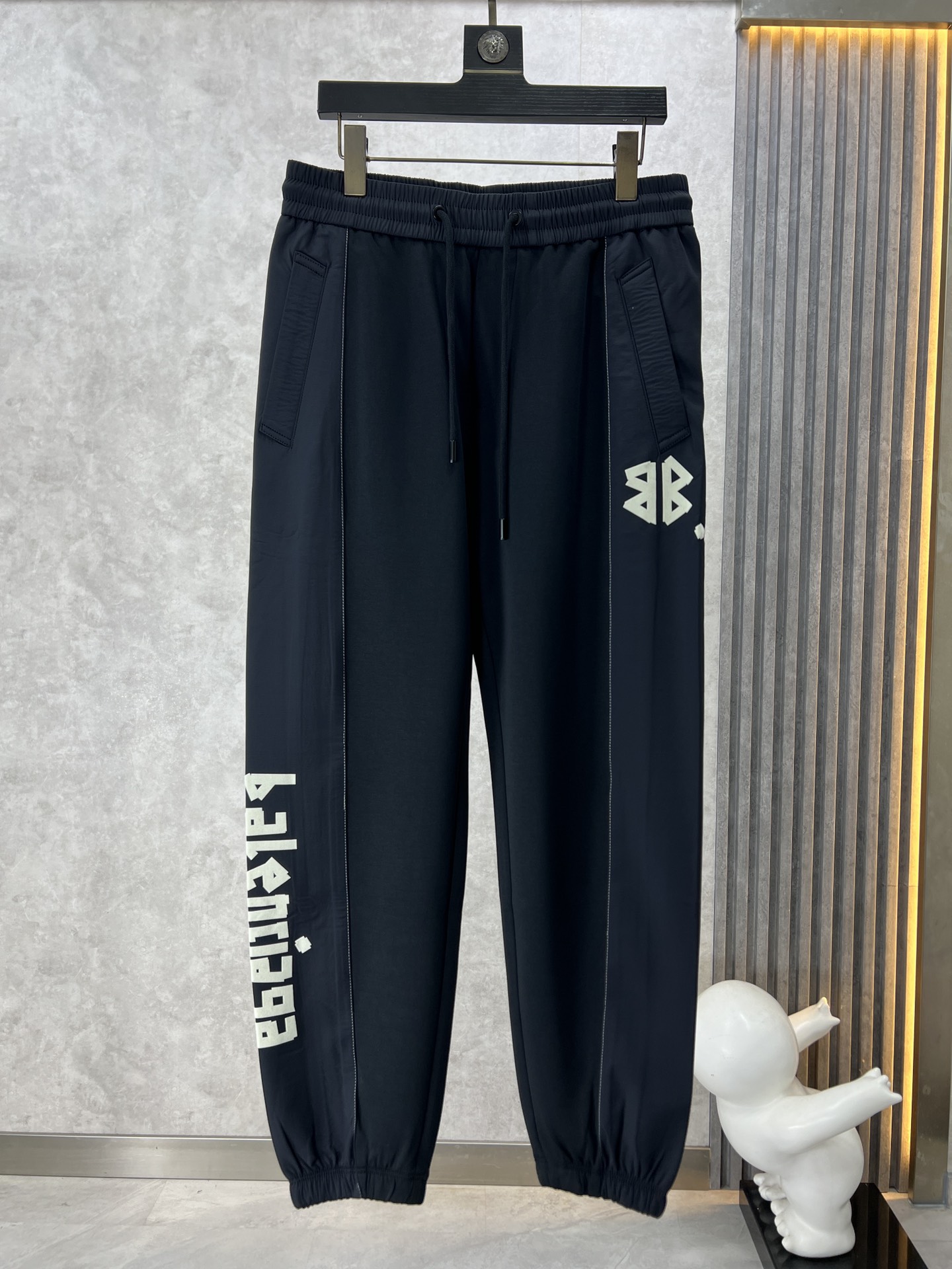 Balenciaga Online
 Clothing Pants & Trousers Spring/Summer Collection Casual