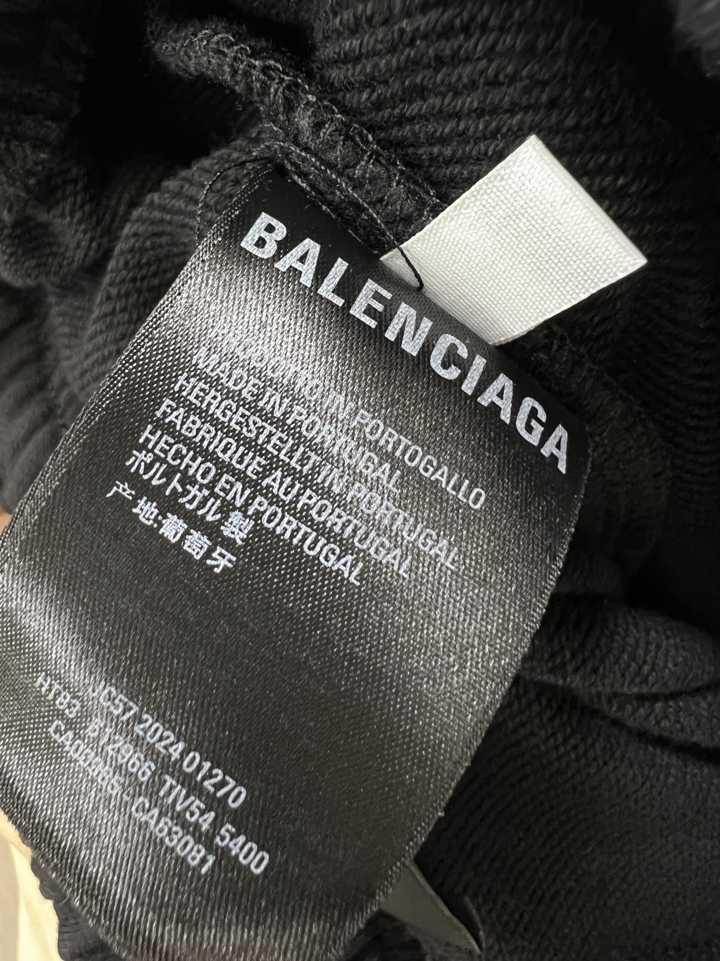 Balenciaga巴黎世家2024春夏新款短裤五分裤男女同款本款采用卷绒面料Unifit宽松版型中腰松