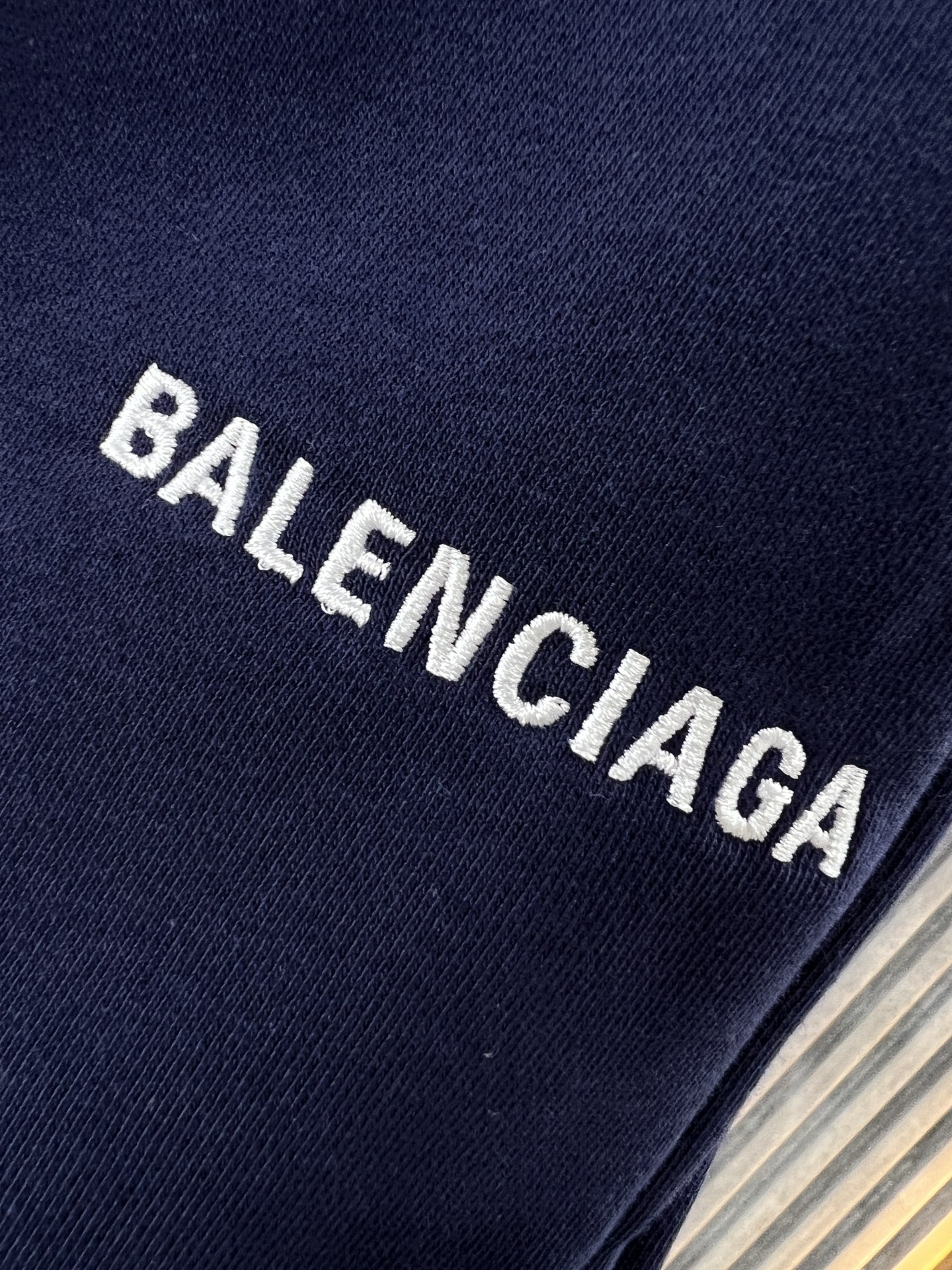 Balenciaga巴黎世家2024春夏新款短裤五分裤男女同款本款采用卷绒面料Unifit宽松版型中腰松