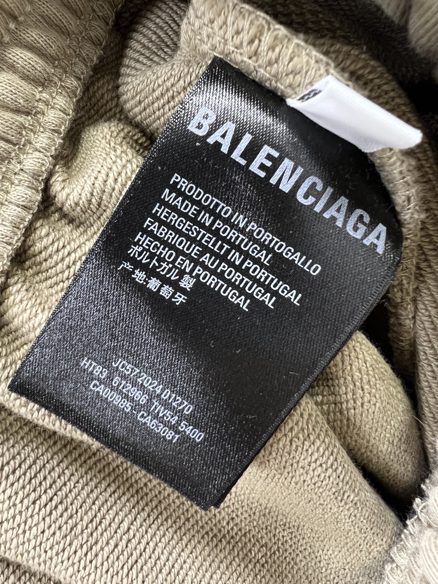 Balenciaga巴黎世家2024春夏新款短裤五分裤男女同款本款采用卷绒面料Unifit宽松版型中腰松