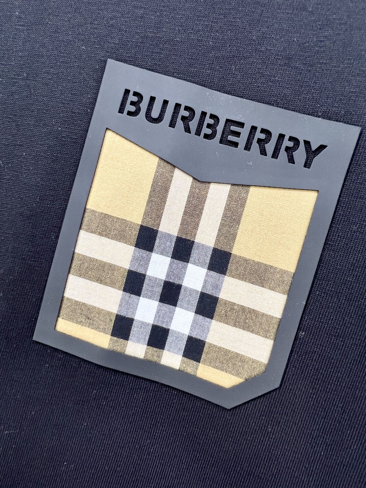 Burberry巴宝莉2024ss春夏新款休闲短袖短裤裤套装高端版本！专柜定制面料透气舒适度高细节无可挑