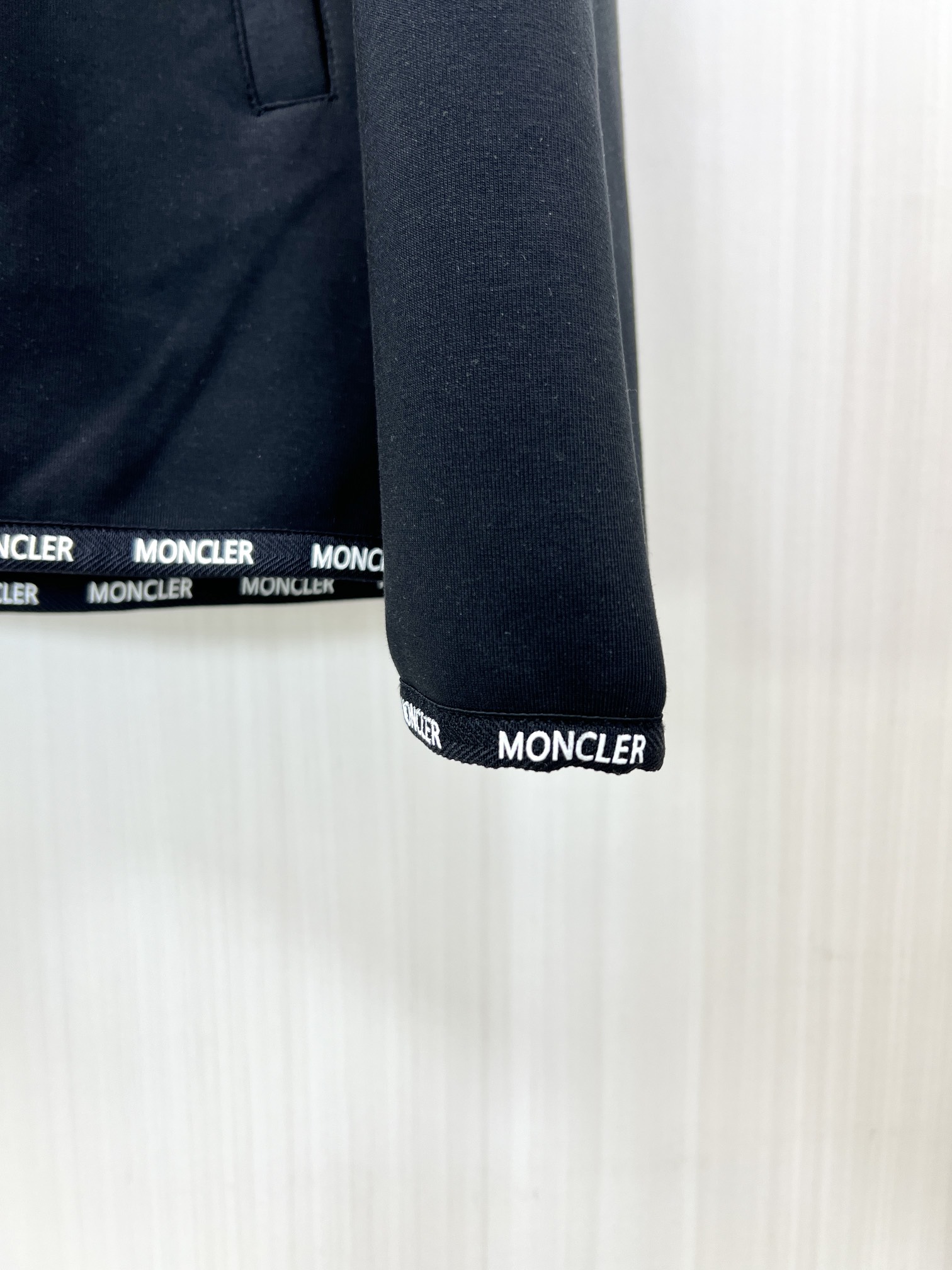 MONCLER蒙口2024早秋新款男士休外套百搭不限制年龄胸前标识LOGO印花设计！无论你是轻熟还是喜欢