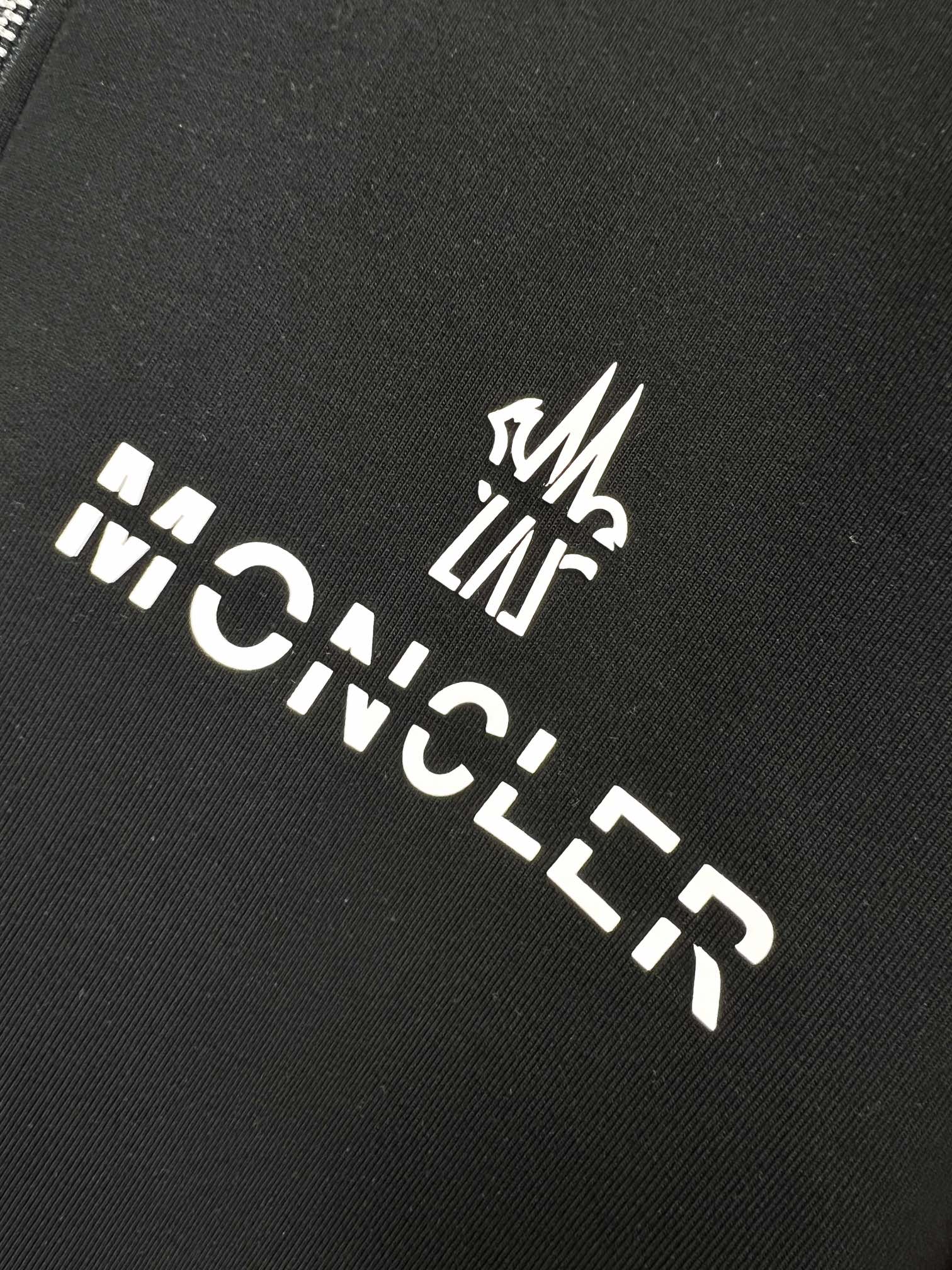 MONCLER蒙口2024早秋新款男士休外套百搭不限制年龄胸前标识LOGO印花设计！无论你是轻熟还是喜欢