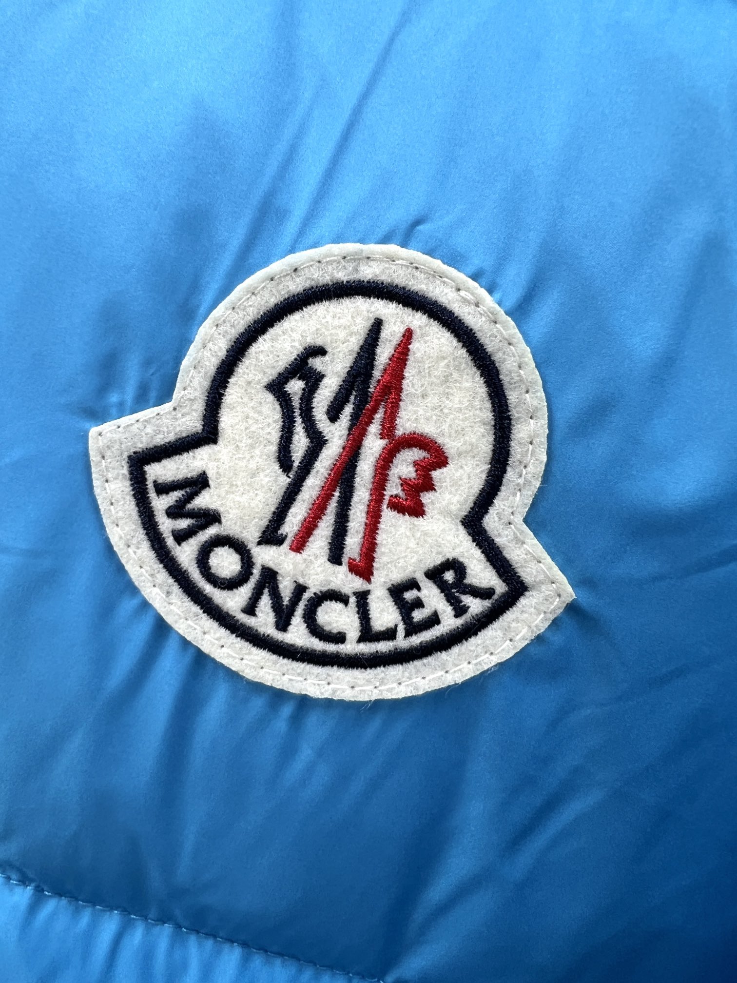 MONCLER蒙口爆款高版本秋冬新款羽绒服原版1:1订制五金配件全进口原版定制欢迎专柜对比绝对的高品质采