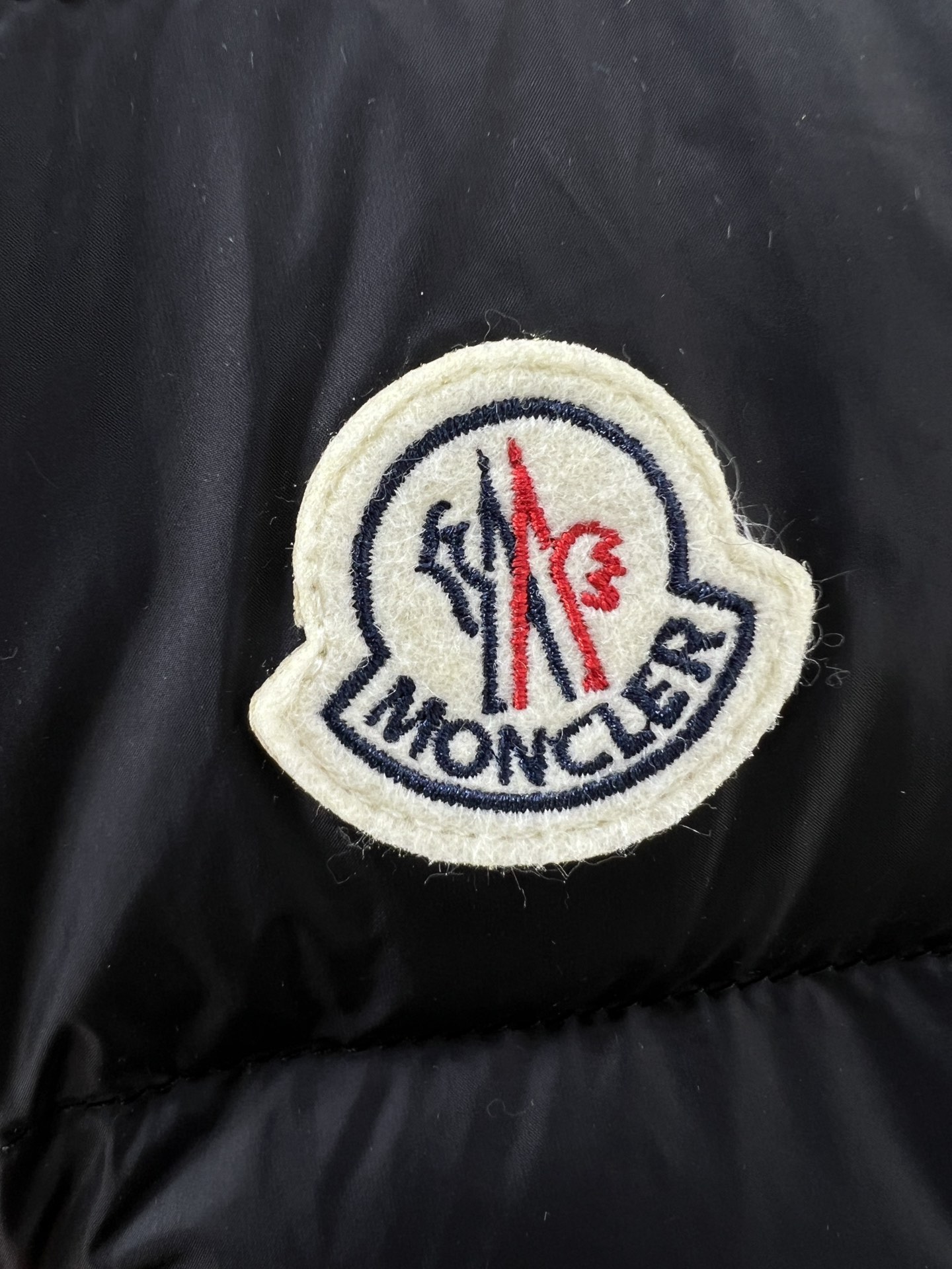 MONCLER蒙口2024秋冬新款羽绒服原版1:1订制五金配件全进口原版定制欢迎专柜对比绝对的高品质采用