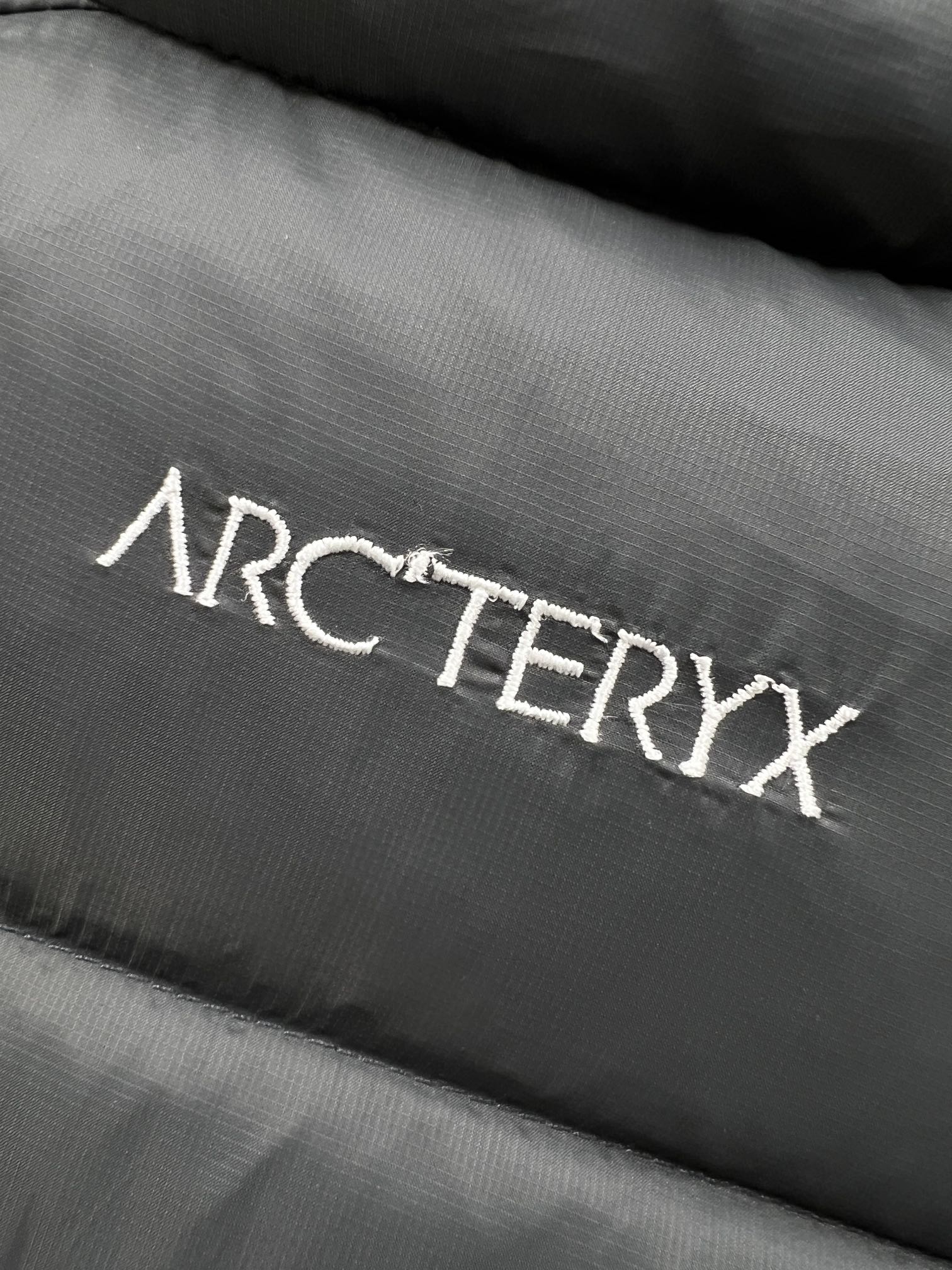 Arcteryx始祖鸟24ss专供秋冬新款经典立领羽绒服贸易公司渠道稀出降温天气必备的保暖单品不论是日常