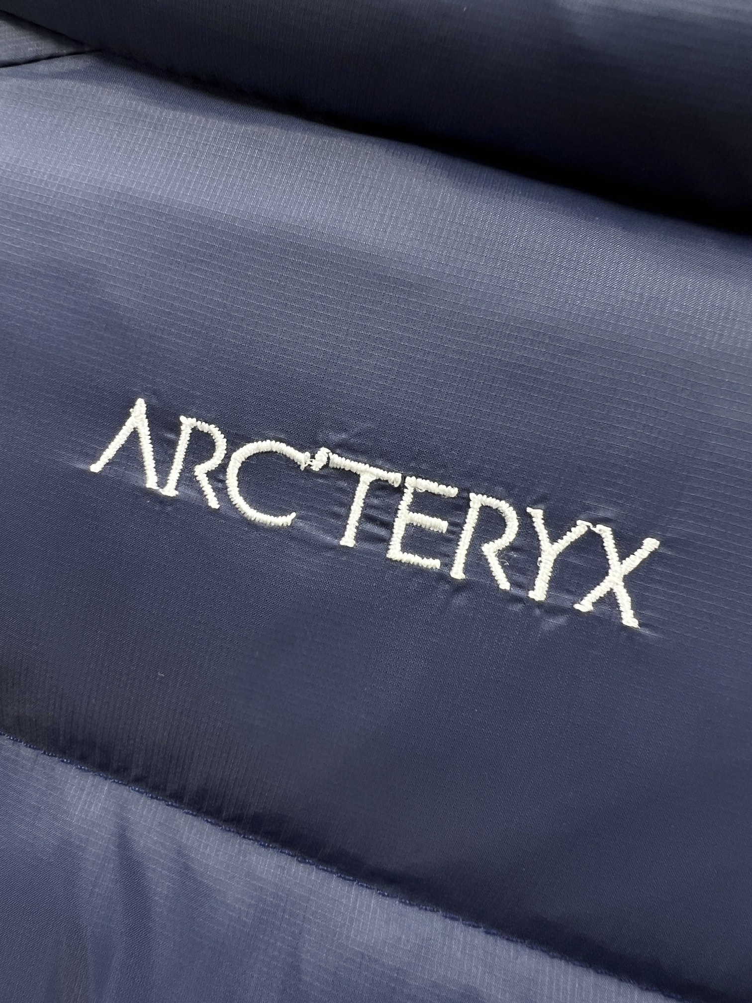 Arcteryx始祖鸟24ss专供秋冬新款经典立领羽绒服贸易公司渠道稀出降温天气必备的保暖单品不论是日常