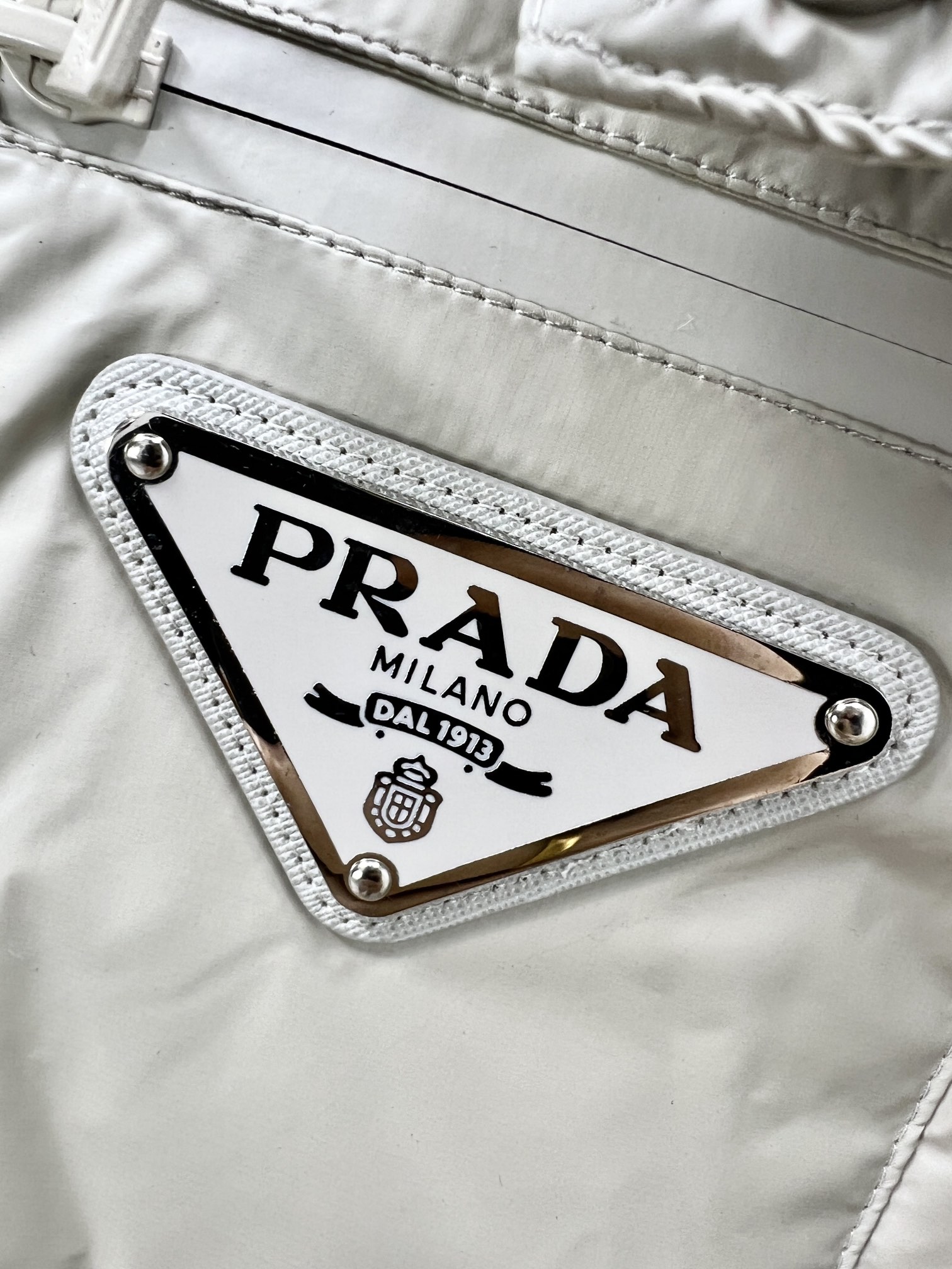 PRADA/普拉达2024秋冬GW专柜新款顶级原单男士时尚连帽羽绒休闲可拆卸海外贸易渠道订购中国香港仓直