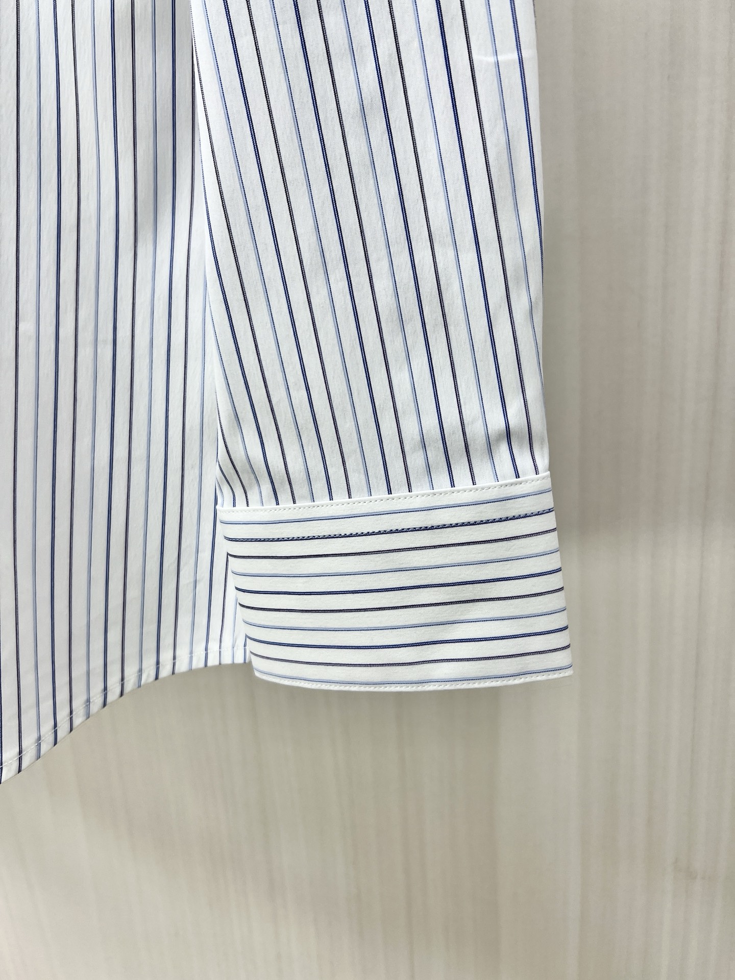 YSL 25 Morning Men’s Shirt: Business and Leisure Essential in Organic Cotton - 图片 6
