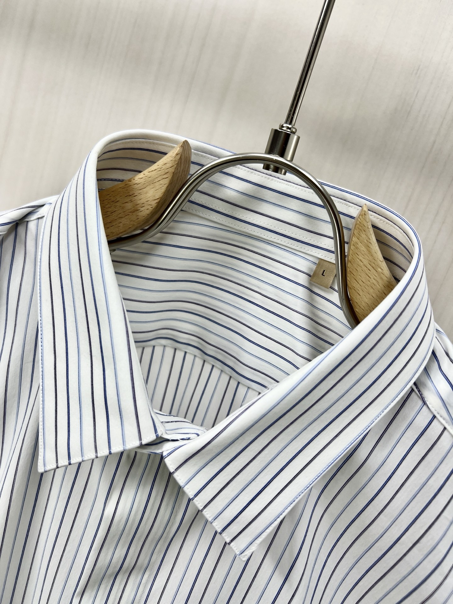 YSL 25 Morning Men’s Shirt: Business and Leisure Essential in Organic Cotton - 图片 3