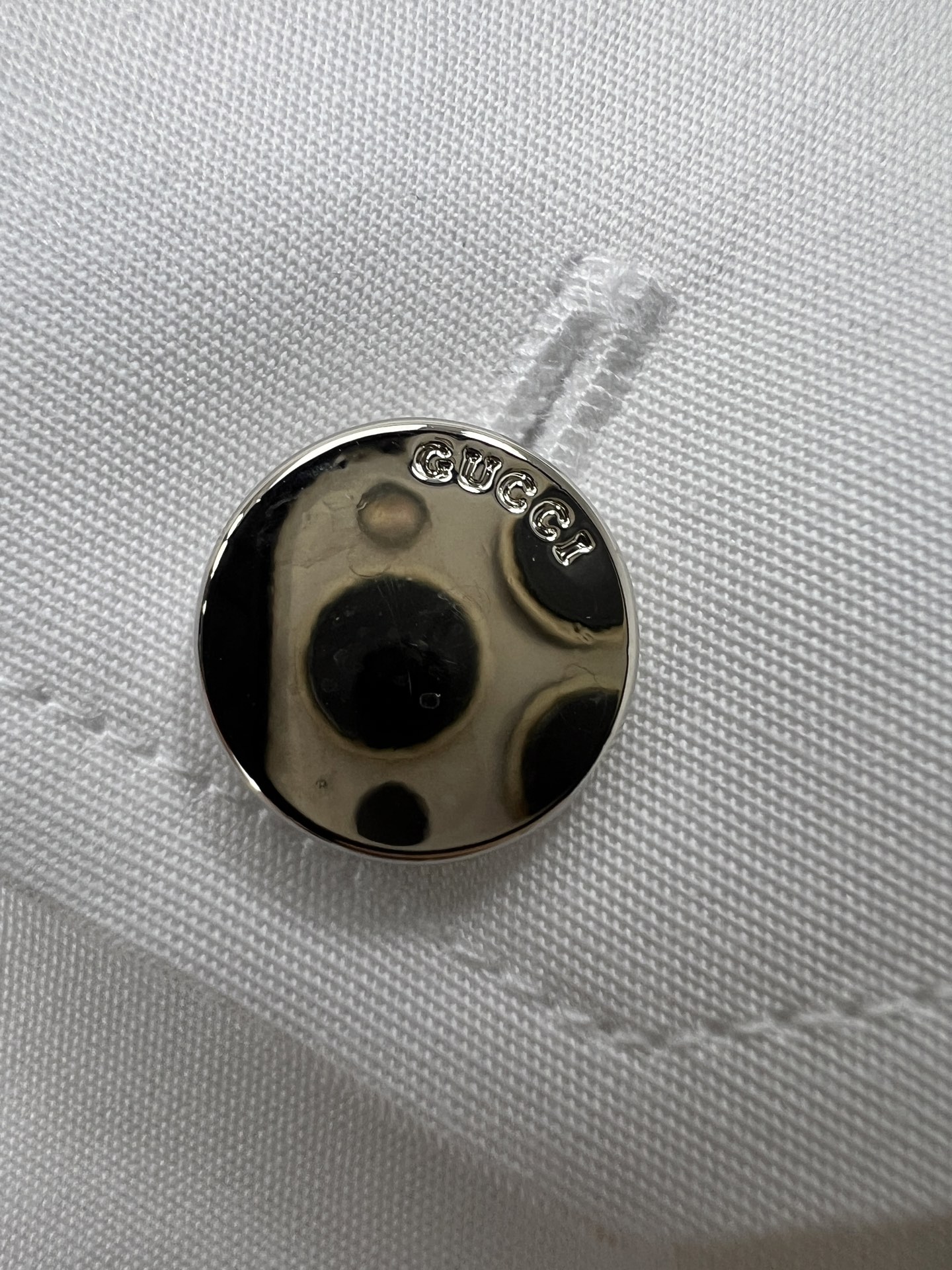 638. Stylish 25-Year-Old Men’s Gucci Shirt for Business and Leisure - 图片 8