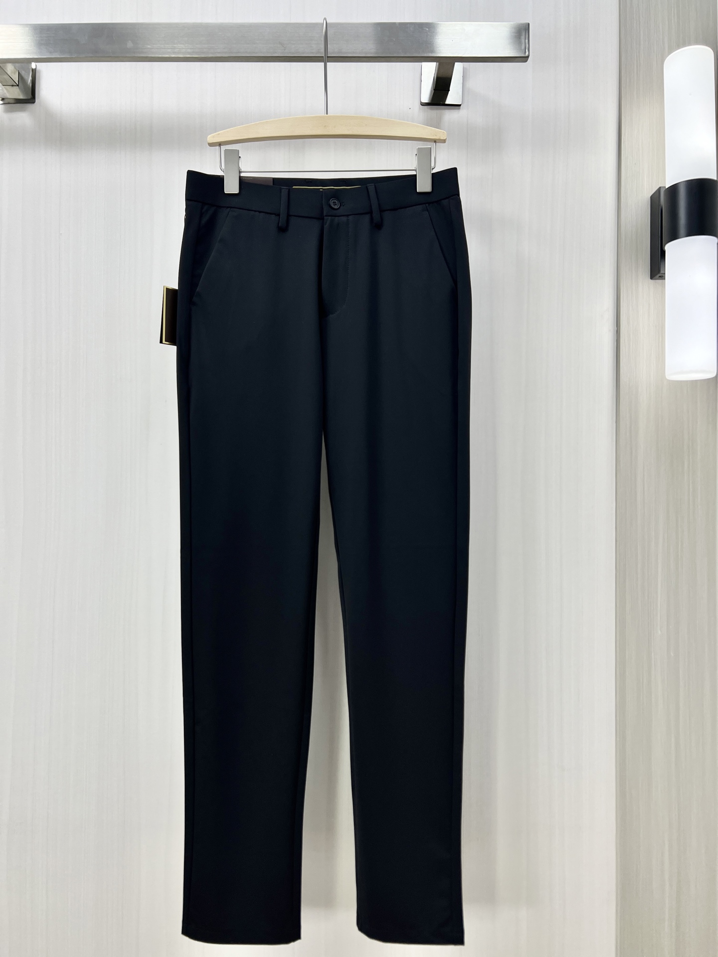 NO:141712,.TOM FORD High-end quality 25 new men's fashionable casual pants High-quality custom original fabrics, high-quality custom hardware accessories Special touch and super texture Comfortable and soft breathable Casual and loose fit wm Size 30-38,,tom ford,alexander wang19860909.TOM FORD 高端品质 25新款男士时尚休闲裤 高品质定制原版面料、高品质定制五金配件 皮肤特别手感、超级质感 舒适柔软透气 休闲宽松版型wm 尺码30-38,,tom ford,alexander wang,Men's clothing