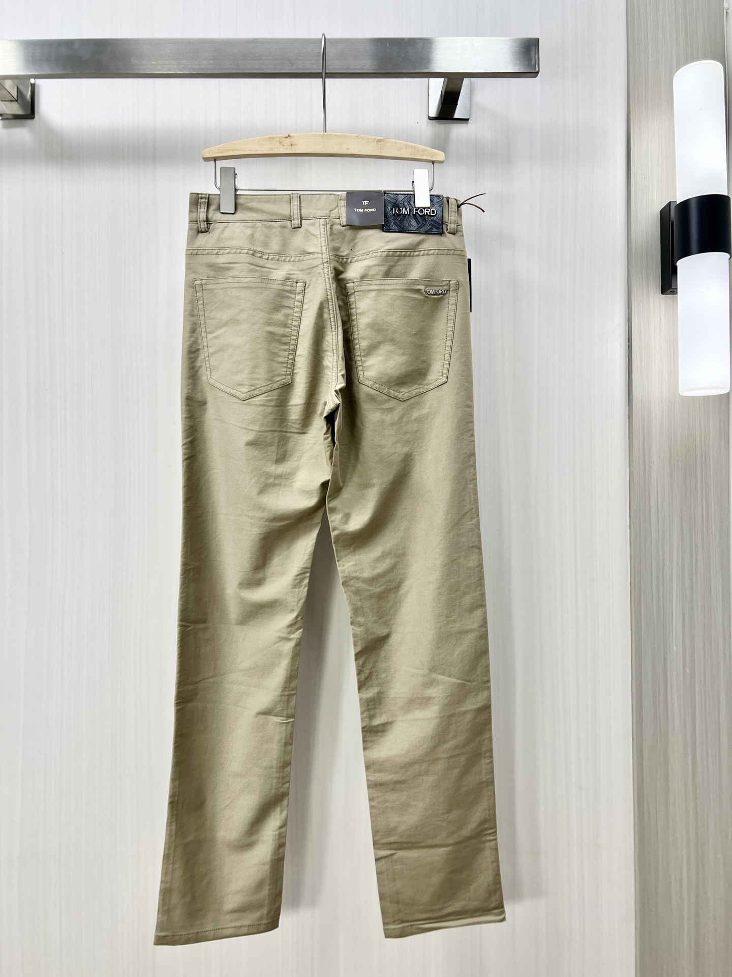 TOM FORD High Quality Men’s Fashion Panty-Pants: Custom Fabric and Hardware, Soft Touch, Cosmopolitan Style - 图片 2