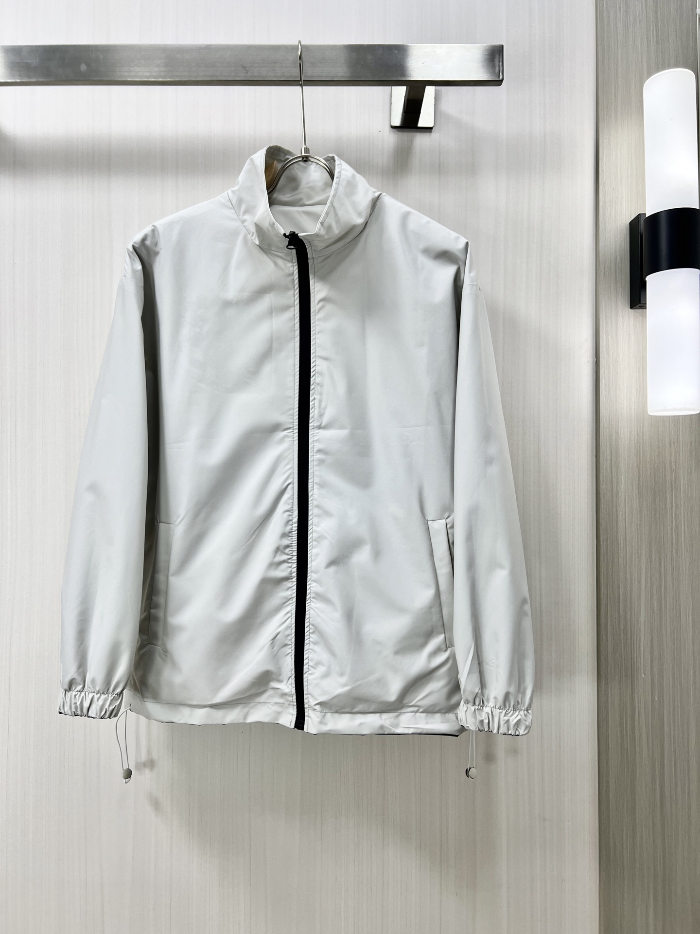 NO:123613,.CHANEL 2025 autumn new men's stand-up collar jacket, original single three-standard high-end version!  High-quality counter fabrics are breathable and comfortable, with impeccable details, brand elements design concept, exquisite workmanship and complex craftsmanship, professional purchasing grades reflect high quality. They feel delicate and soft, present casual cut, and the upper body style is superb!  Produced by FJ Number of codes: S-3XL, chanel, jackets & coats, jackets & coats, alexander wang19860909.CHANEL 2025开秋新款男士立领夹克外套,原单三标齐全高端版本！高定专柜面料 透气舒适度高,细节无可挑剔,品牌元素设计理念,做工考究工艺复杂,专业代购级体现高品质.手感细腻柔软,呈现休闲裁剪,上身版型超赞！ FJ出品 码数:S-3XL,,chanel,jackets & coats,jackets & coats,alexander wang,Men's clothing