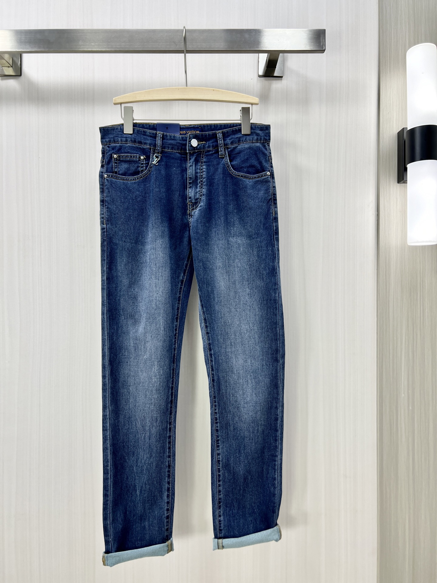 NO:134462,.1v 25ss new men's fashionable casual pants High-quality custom original fabrics, high-quality custom hardware accessories Special touch and super texture Comfortable and soft breathable Casual style wm Size 30-38,,alexander wang19860909.1v 25ss新款男士时尚休闲裤 高品质定制原版面料、高品质定制五金配件 皮肤特别手感、超级质感 舒适柔软透气 休闲版型wm 尺码30-38,,alexander wang,Men's clothing