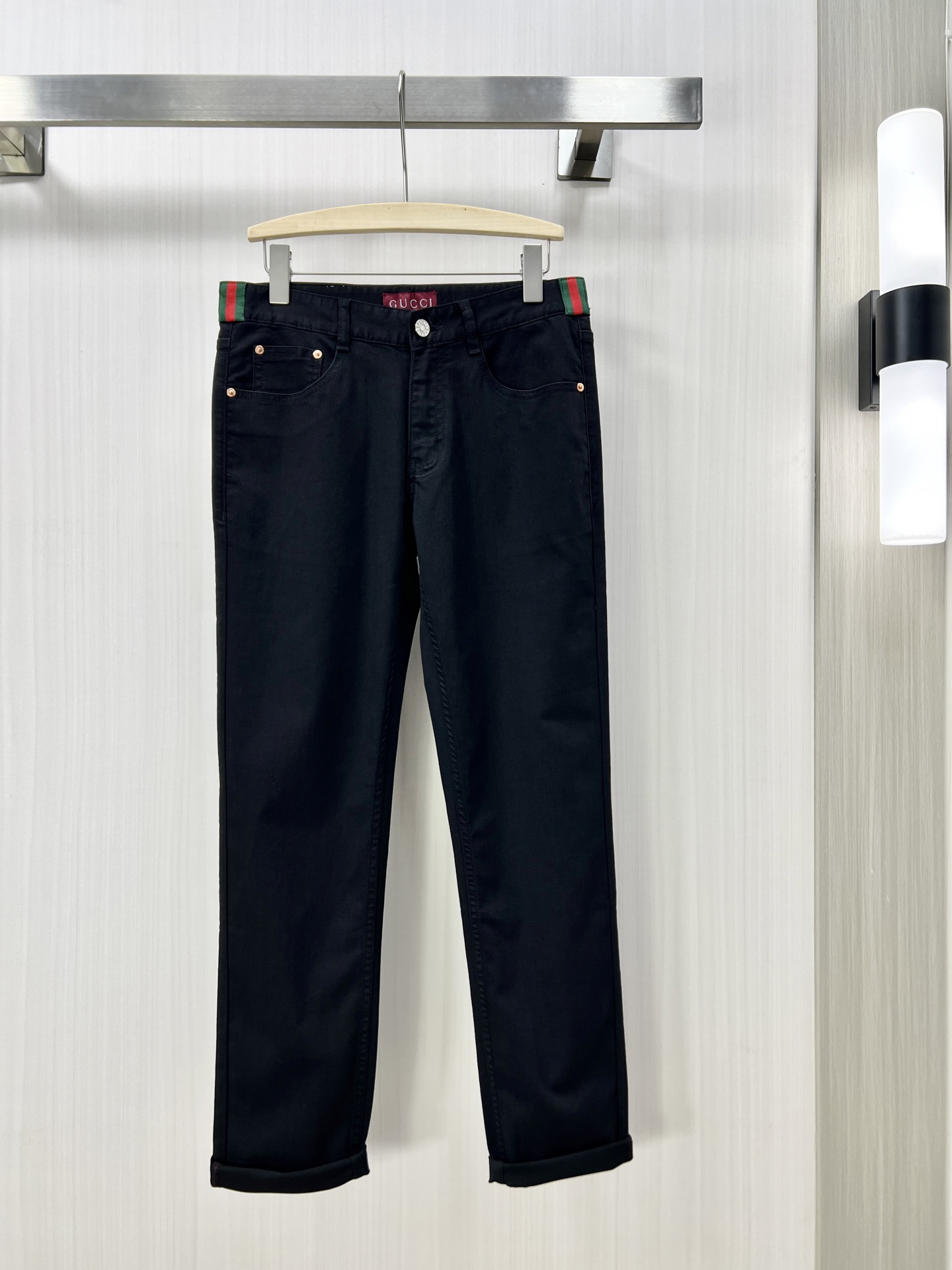 NO:134474,.Gucci Gucci 25ss new men's fashionable casual pants High-quality custom original fabrics, high-quality custom hardware accessories Special touch and super texture Comfortable and soft breathable Casual style wm Size 30-38,,gucci,alexander wang19860909.Gucci 古奇 25ss新款男士时尚休闲裤 高品质定制原版面料、高品质定制五金配件 皮肤特别手感、超级质感 舒适柔软透气 休闲版型wm 尺码30-38,,gucci,alexander wang,Men's clothing
