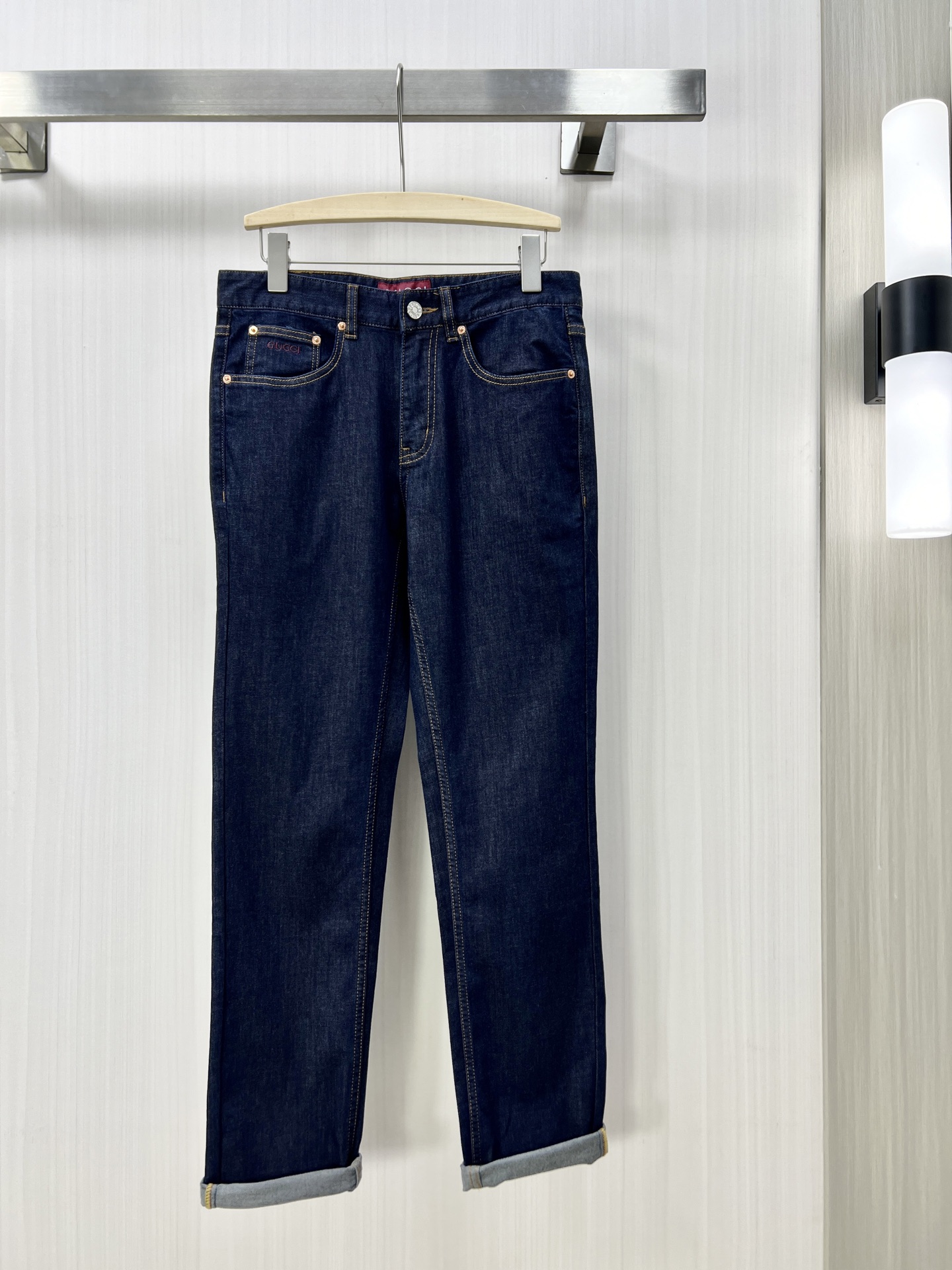 NO:134480,.Gucci Gucci 25ss new men's fashionable casual pants High-quality custom original fabrics, high-quality custom hardware accessories Special touch and super texture Comfortable and soft breathable Casual style wm Size 30-38,,gucci,alexander wang19860909.Gucci 古奇 25ss新款男士时尚休闲裤 高品质定制原版面料、高品质定制五金配件 皮肤特别手感、超级质感 舒适柔软透气 休闲版型wm 尺码30-38,,gucci,alexander wang,Men's clothing